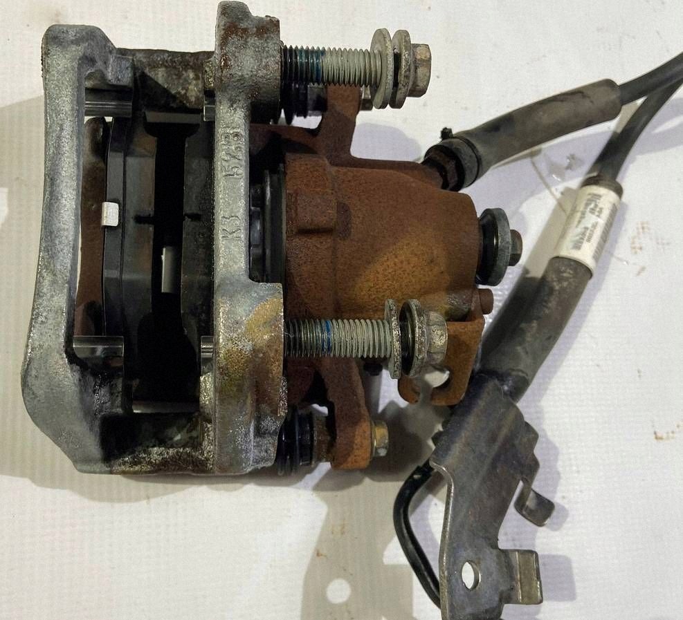 caliper brakes brake rear part rear left Ford Flex Explorer 2016
