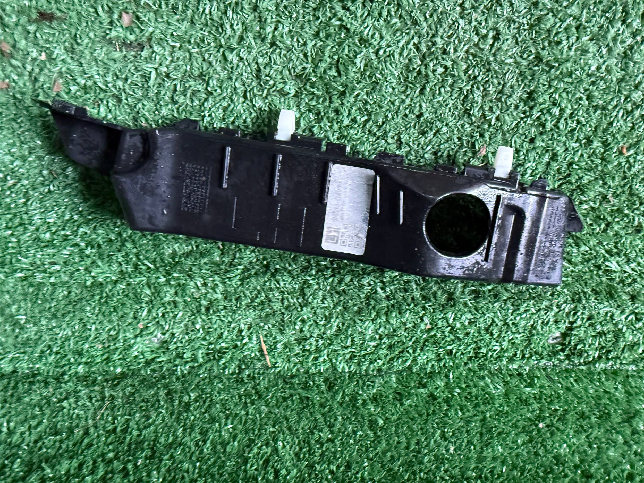 HYUNDAI I30 bumper bracket left front 86515-G4000