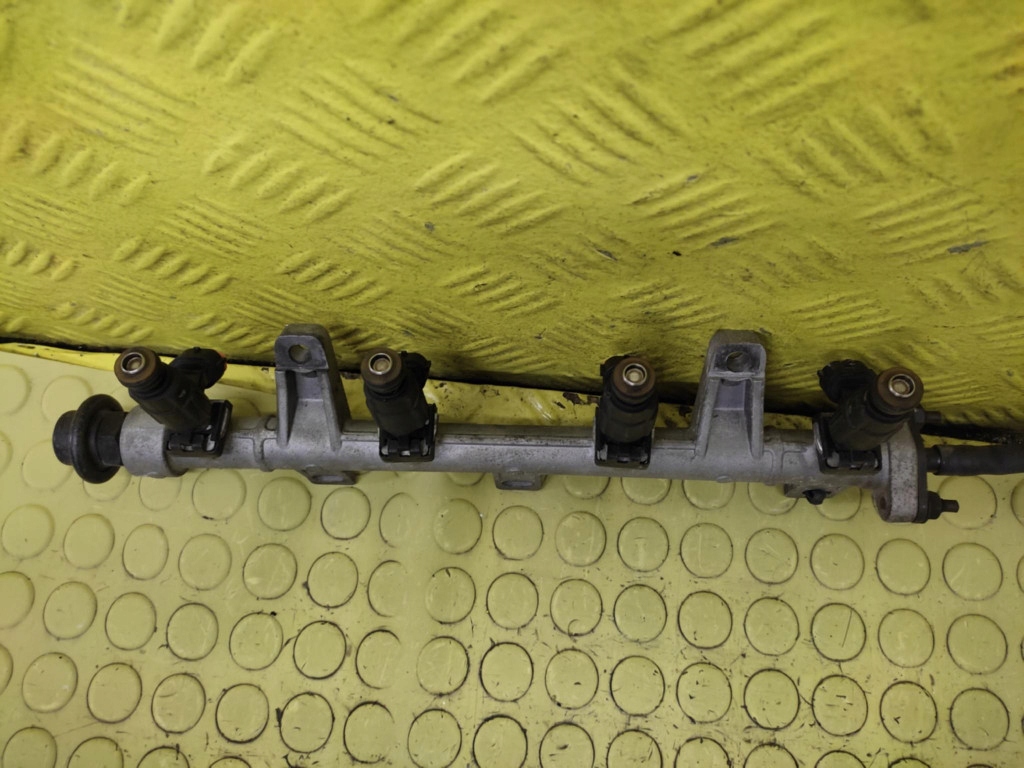 KIA CERATO 1.6 Rampe injection 9260930006