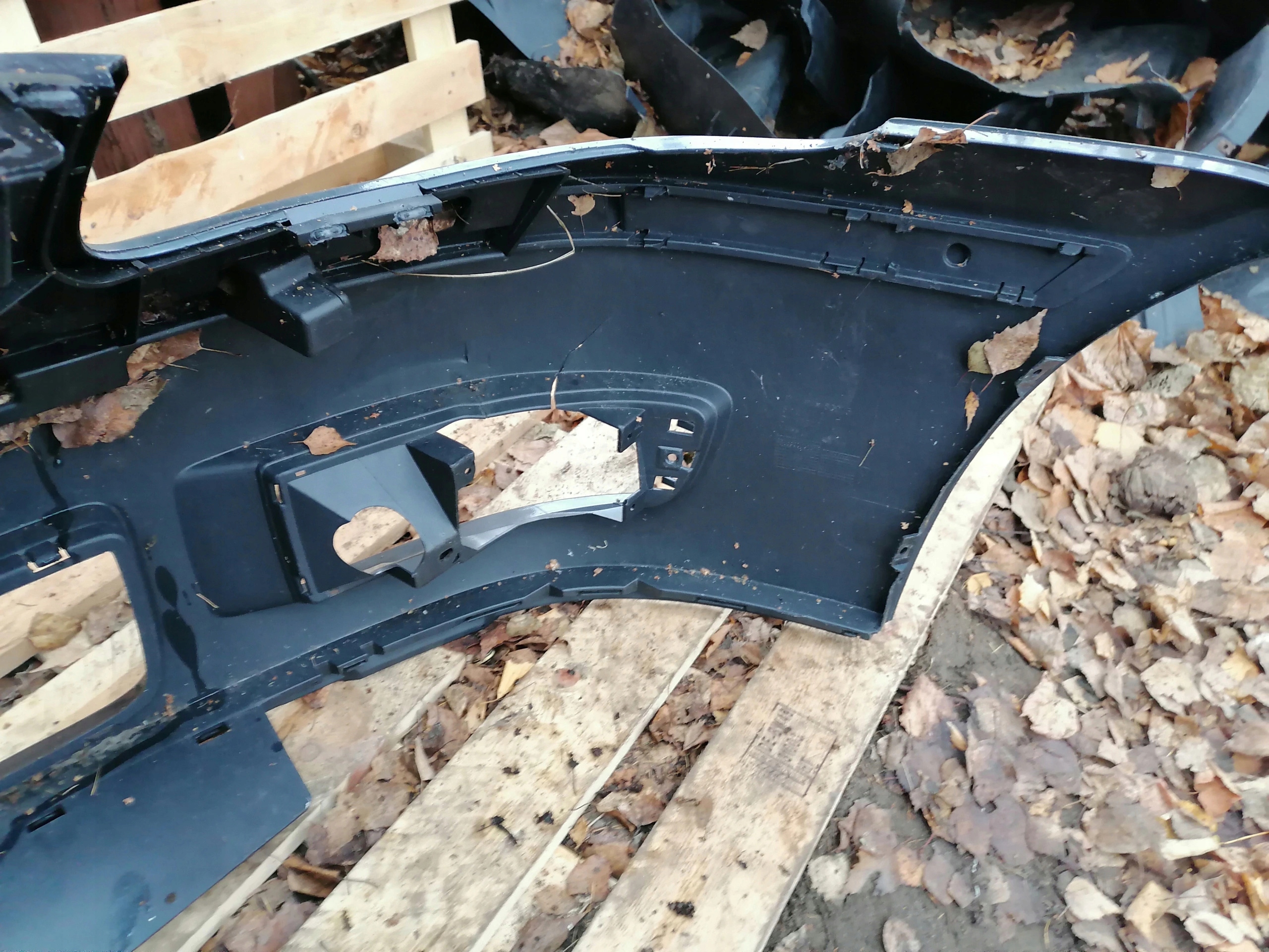 bumper front VOLKSWAGEN POLO II 6N0807221H