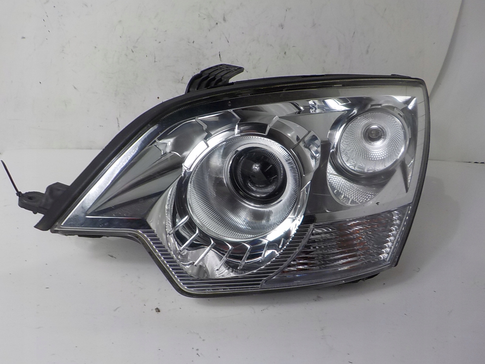 OPEL ANTARA XENON light left front front UK