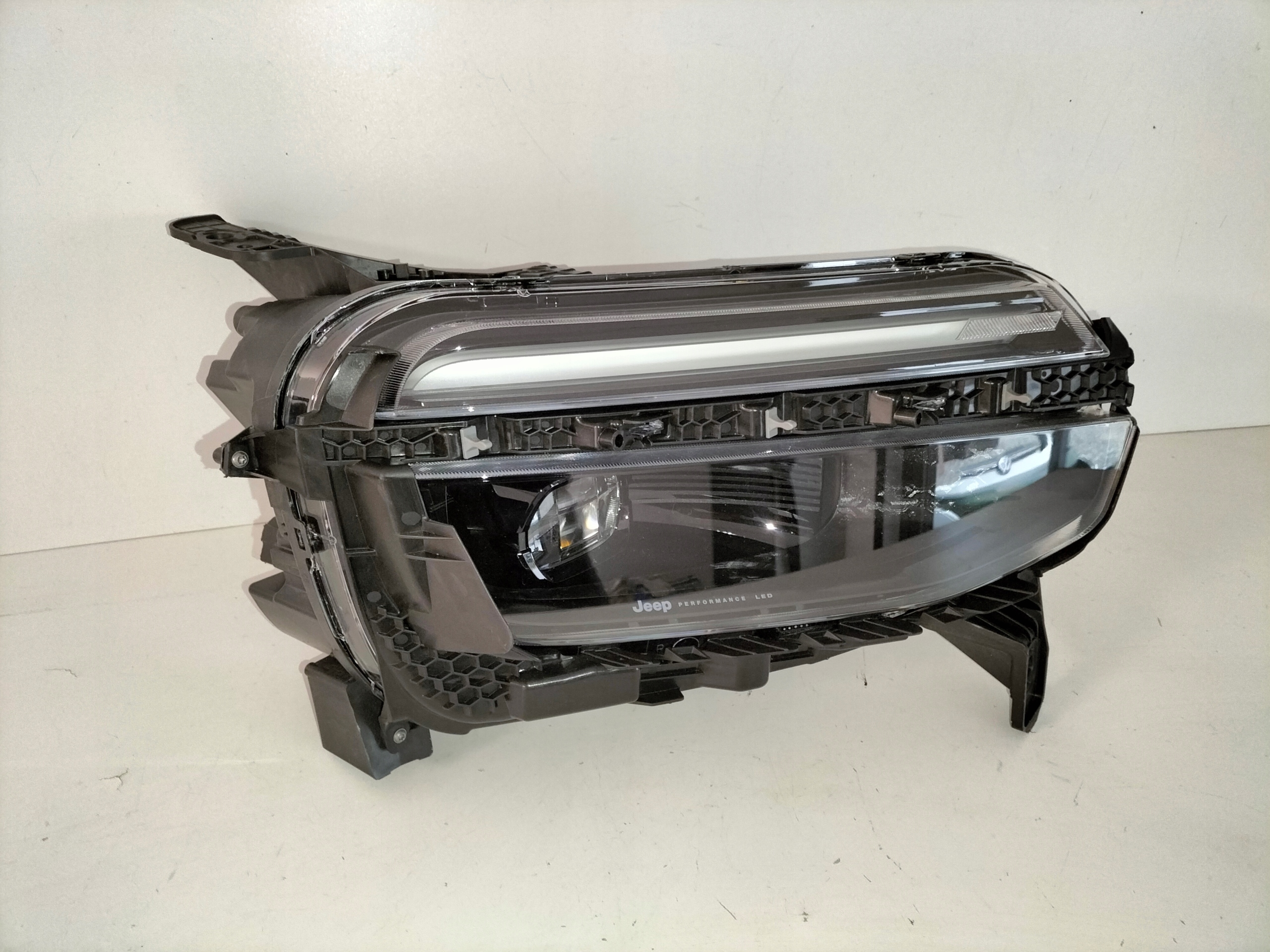 light front reflektor right JEEP AVENGER 23- FULL LED