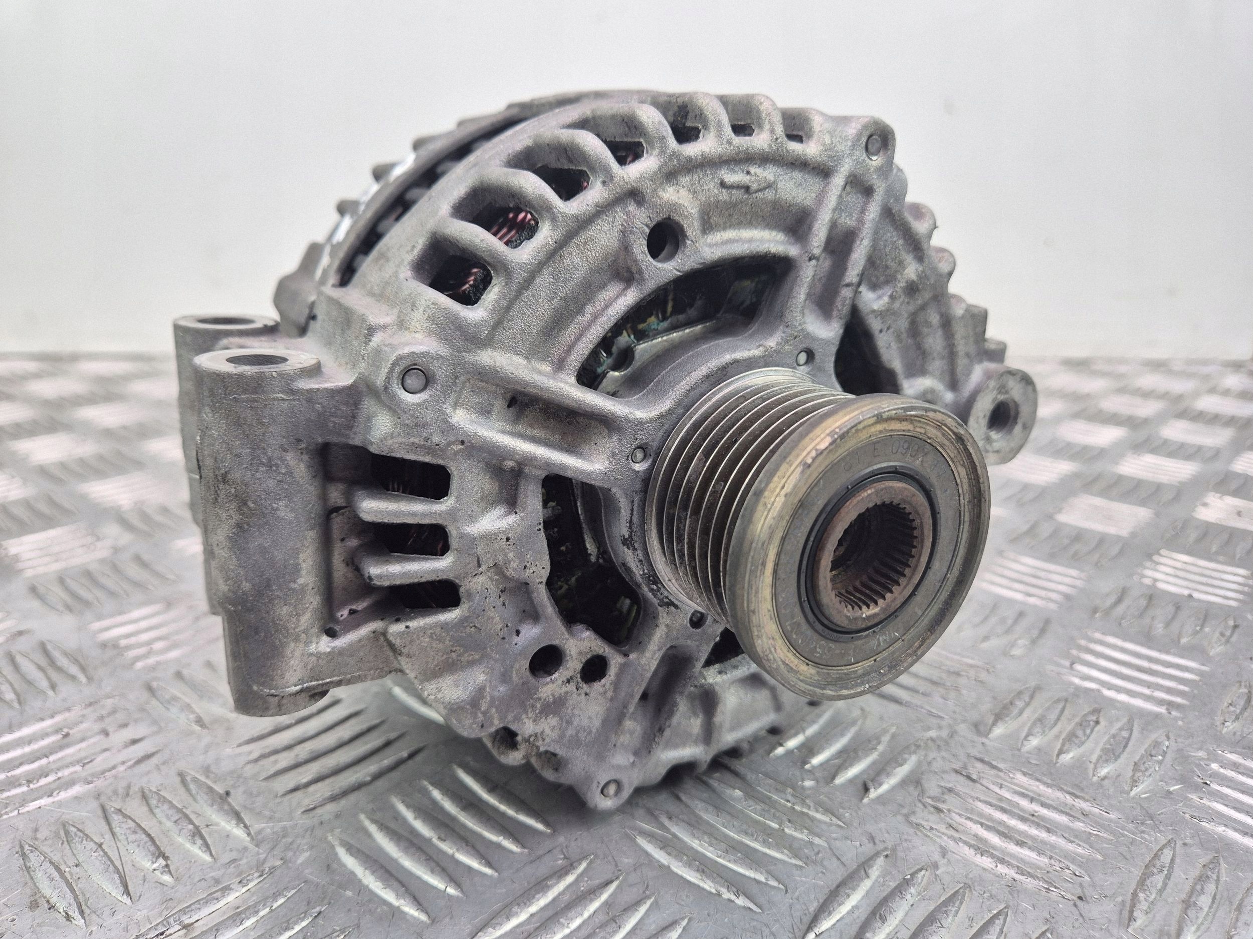 BMW 3 E90 335i Alternator 7557789 N54B30A