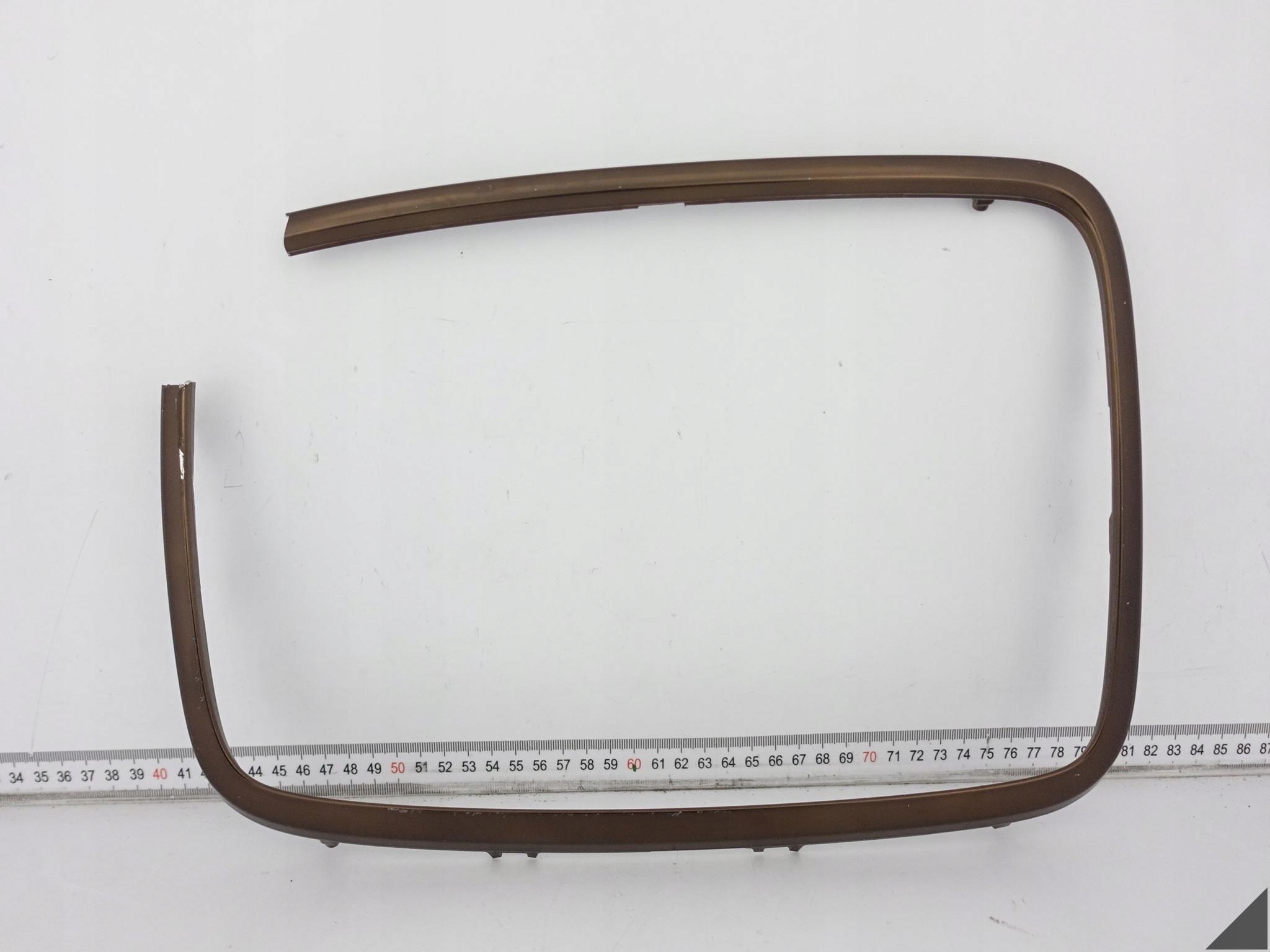 HYUNDAI STARIA 21- grid frame moulding cover OBWODKA light right front