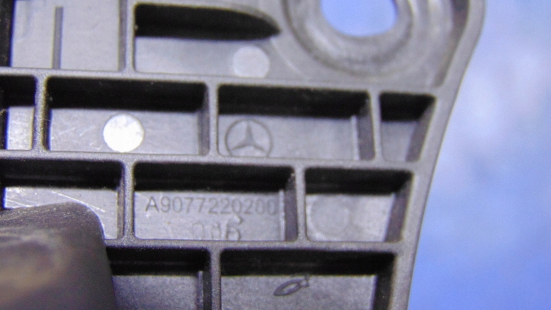 holder console handles left front MERCEDES SPRINTER A910 A907 18-25R