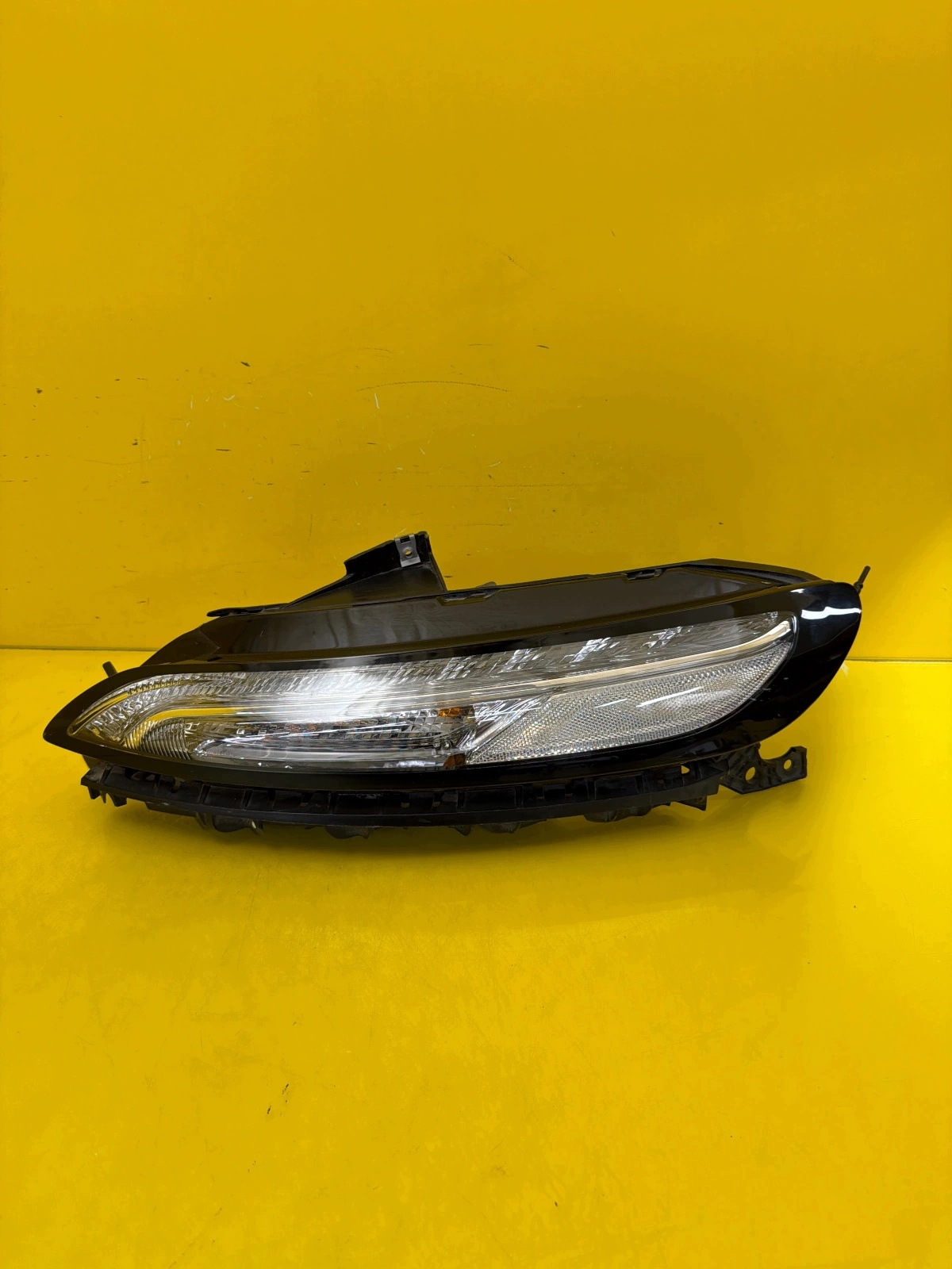 light left front Jeep Cherokee KL 2014-2017 68157105AO USA