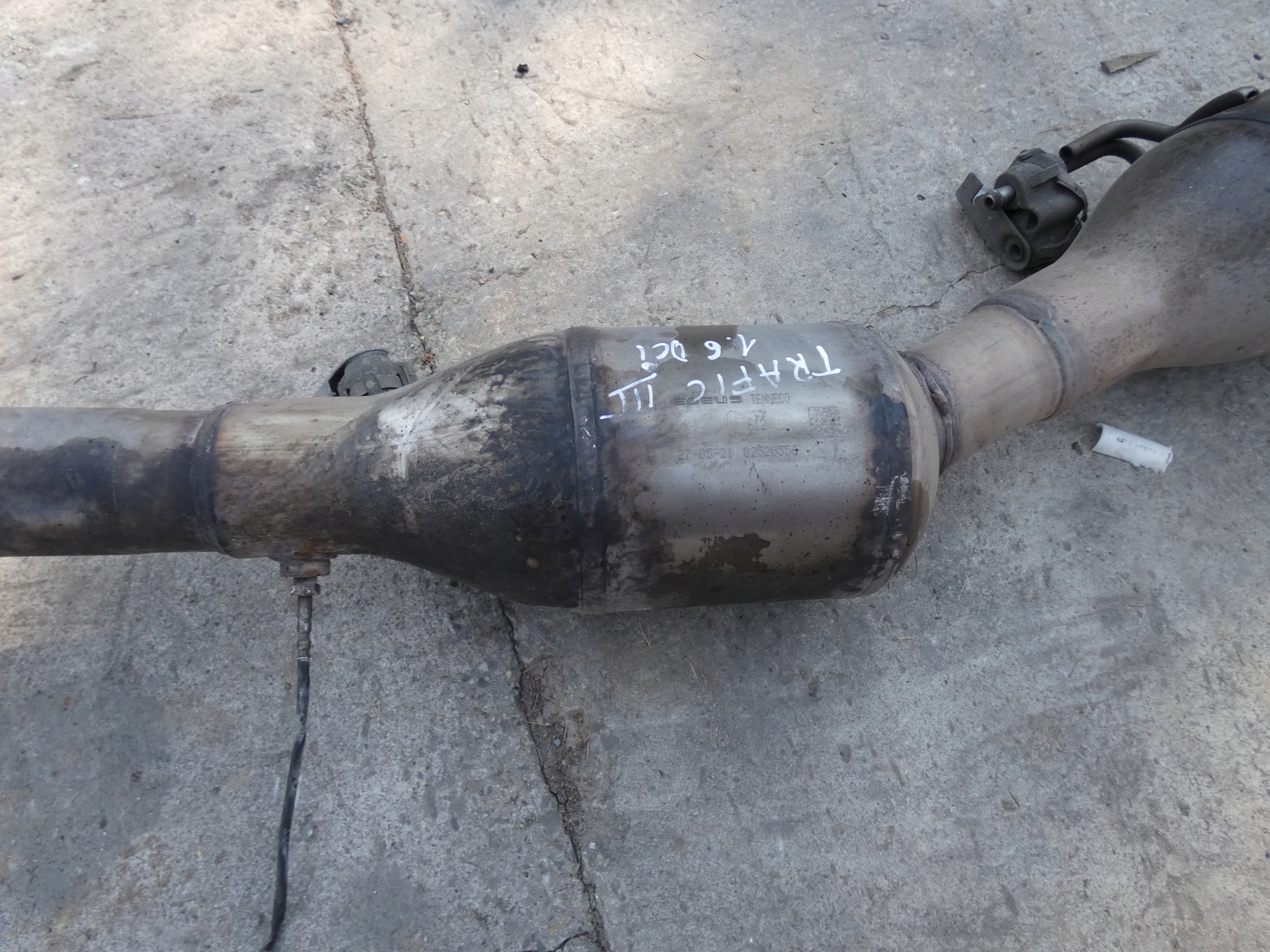 RENAULT TRAFIC III VIVARO B 14r> DPF catalyst exhaust pipe 1.6 DCI 82520556