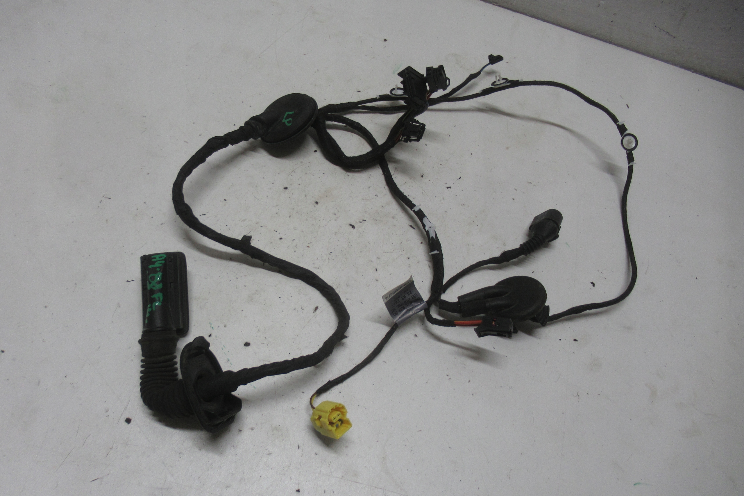 AUDI A4 B8 FL 2.0 TFSI 14R bundle door left front 8K0971029AQ