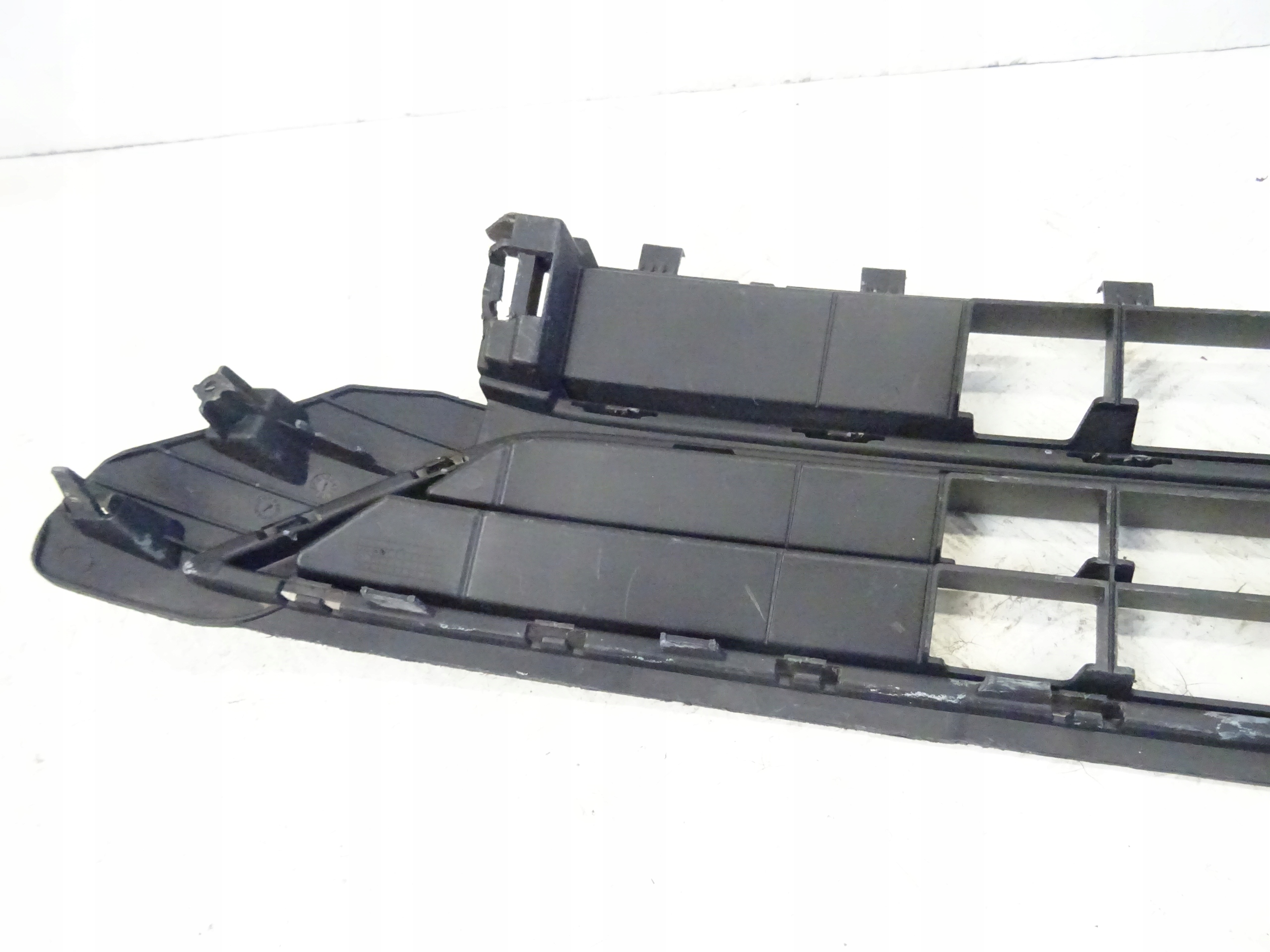 grid of a bumper front front VW POLO VI 2G 2GS853677F