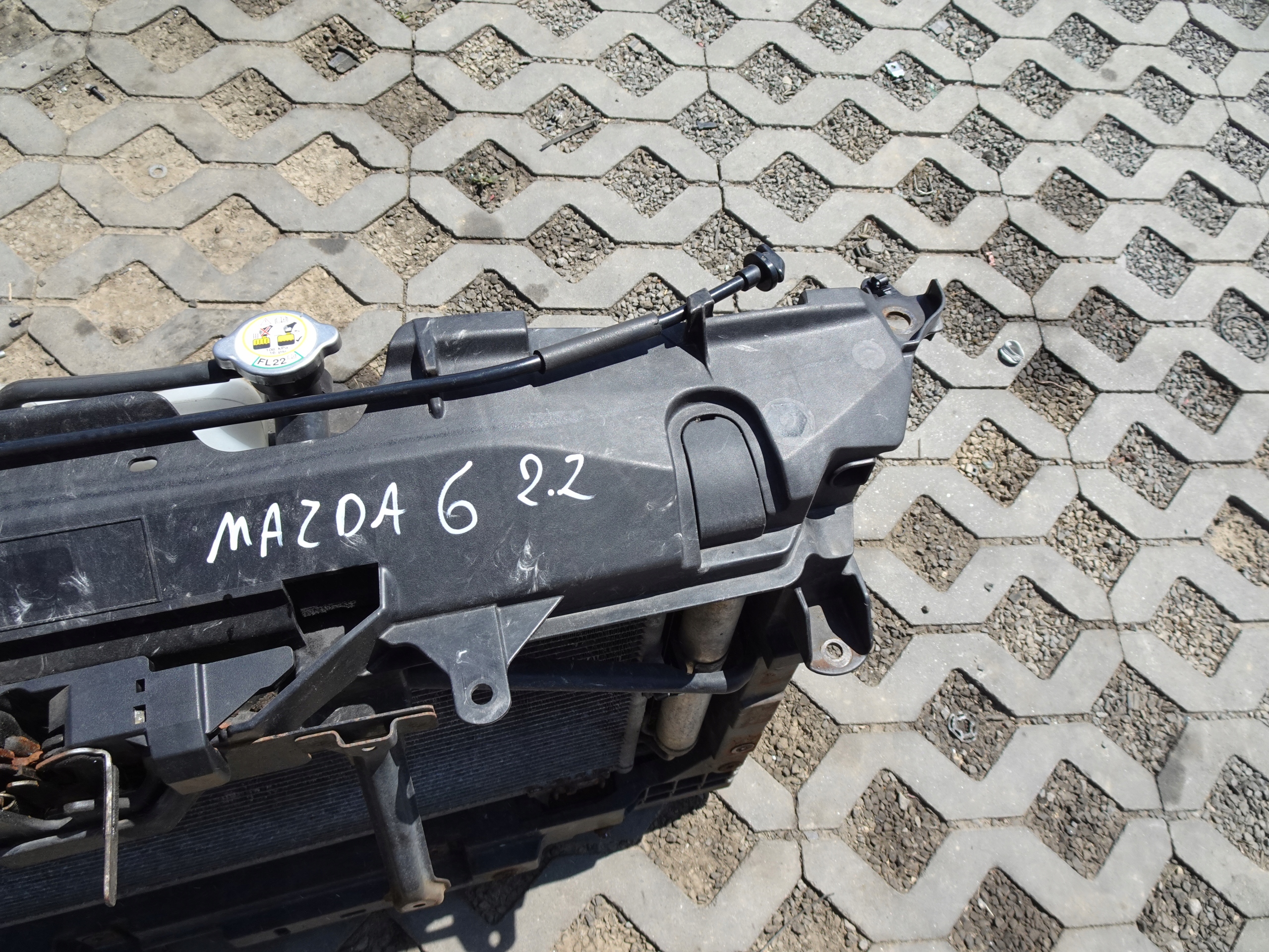 mazda 6 GH 2.2 передняя панель радиатора (телевизор)