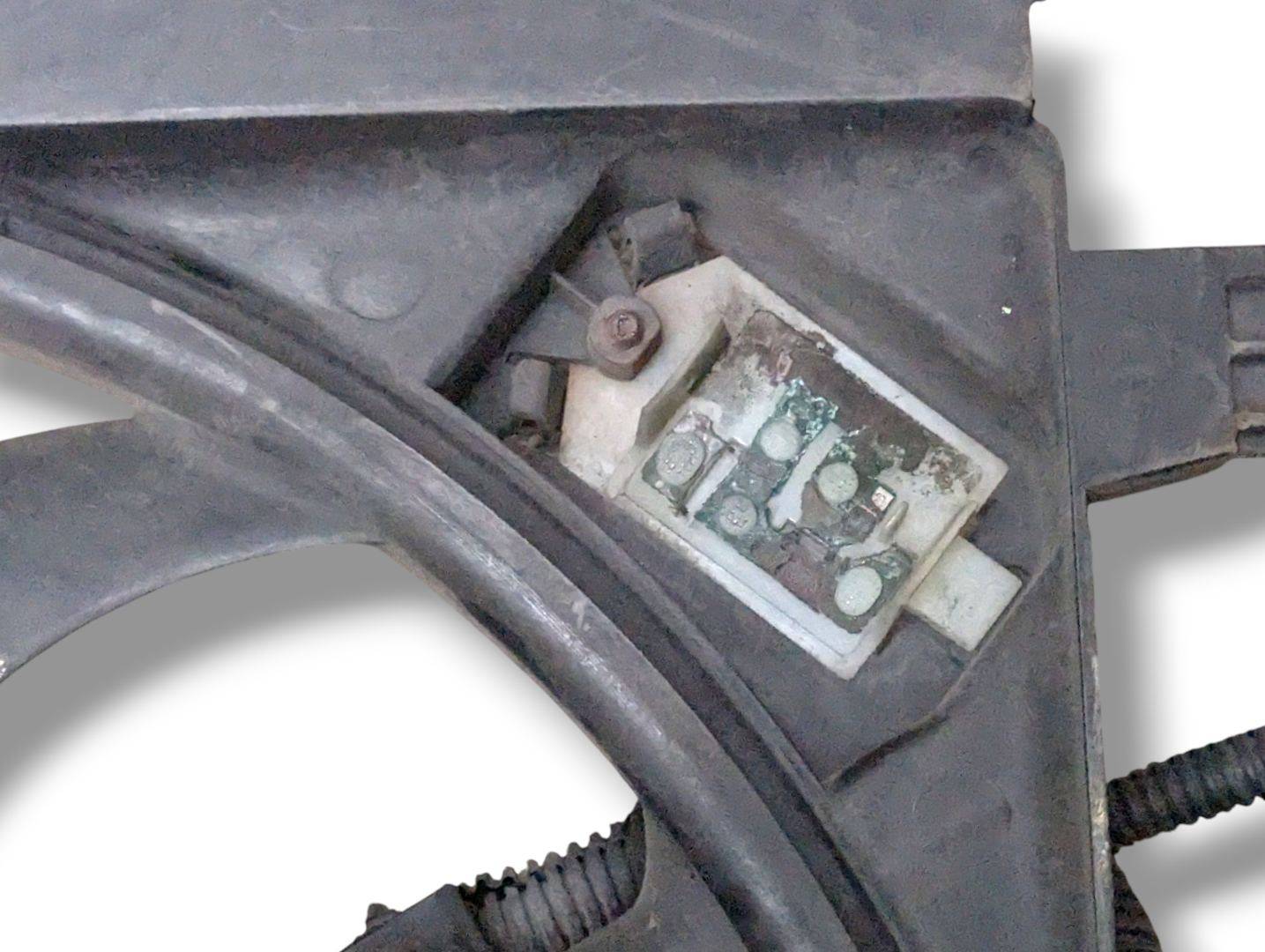 ventilátor chladiče Opel Corsa D 2008 13256567
