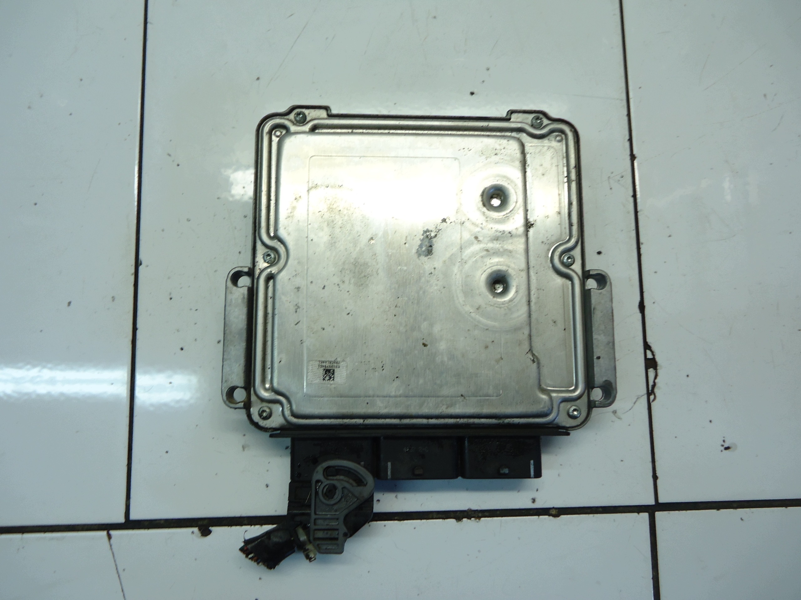 MITSUBISHI OUTLANDER II 2.2DID 4HN computer Motore 9664487580