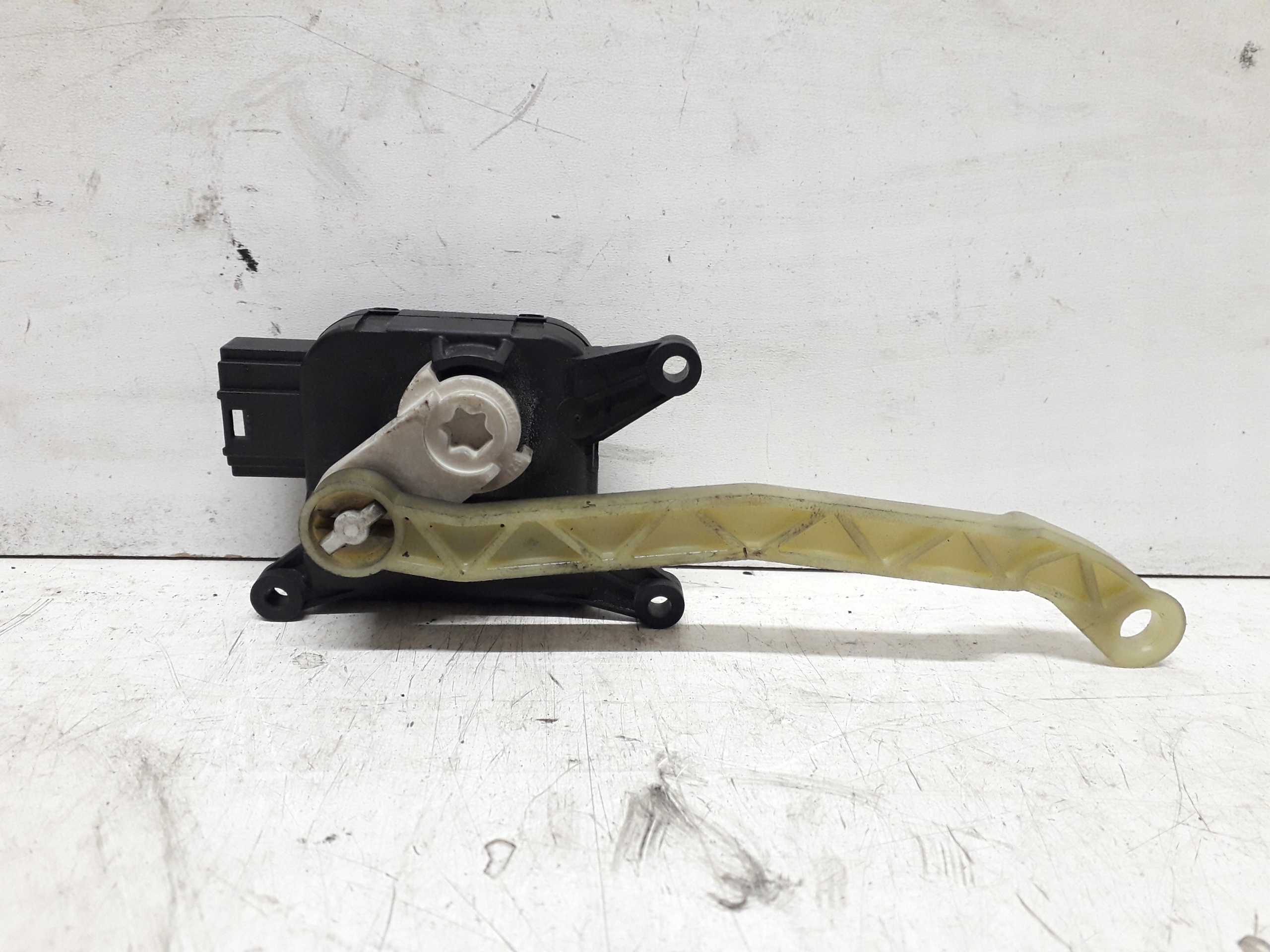 SKODA OCTAVIA 2 II 04- SILNICZEK NAGRZEWNICY 1K1907511C