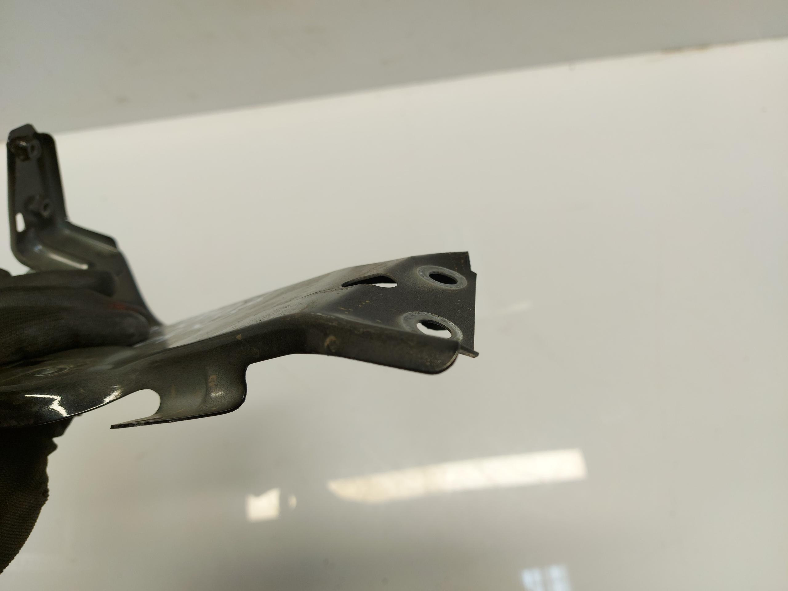 Mazda CX30 Support plaque Poignée Aile Droit Avant