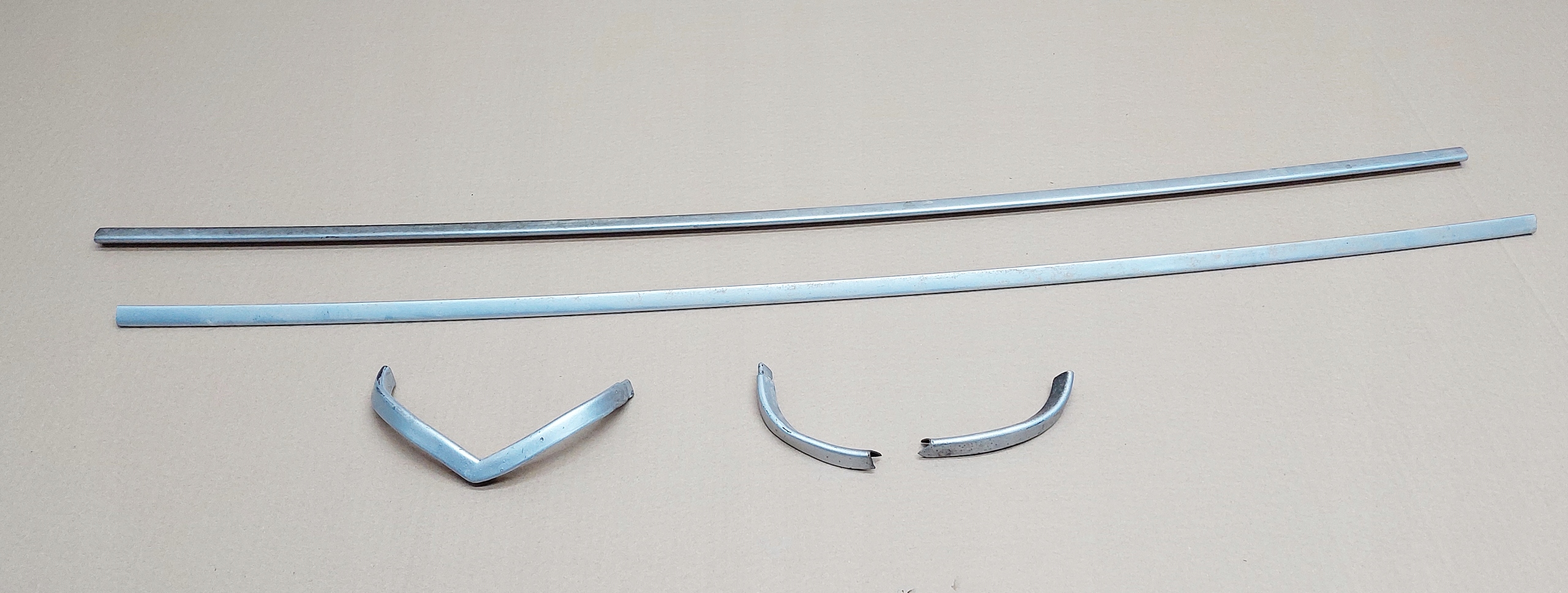 Молдинги молдинги задние Triumph Spitfire 1500