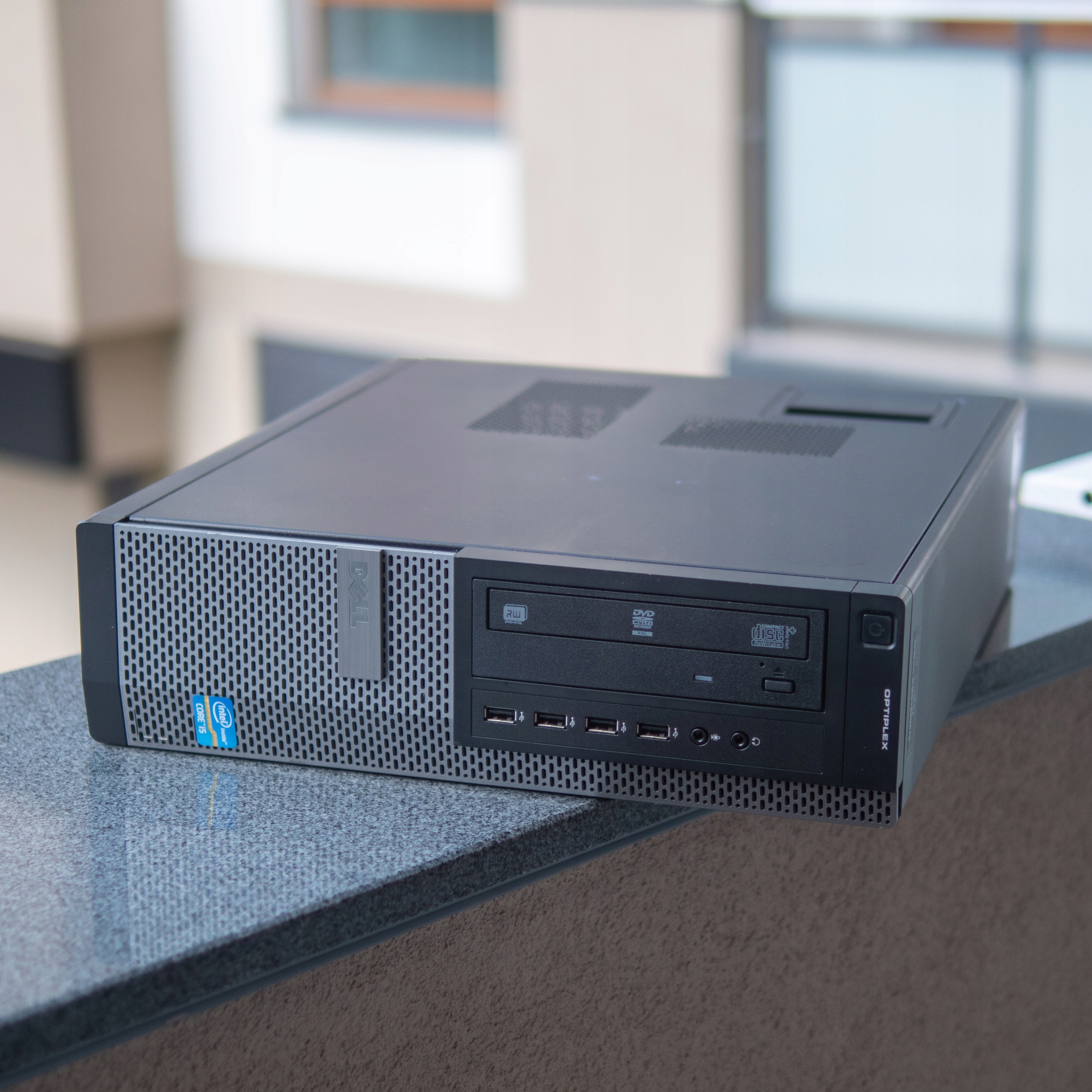 KOMPUTER DELL i5 8GB 128GB SSD DVD WINDOWS 10 Model OptiPlex