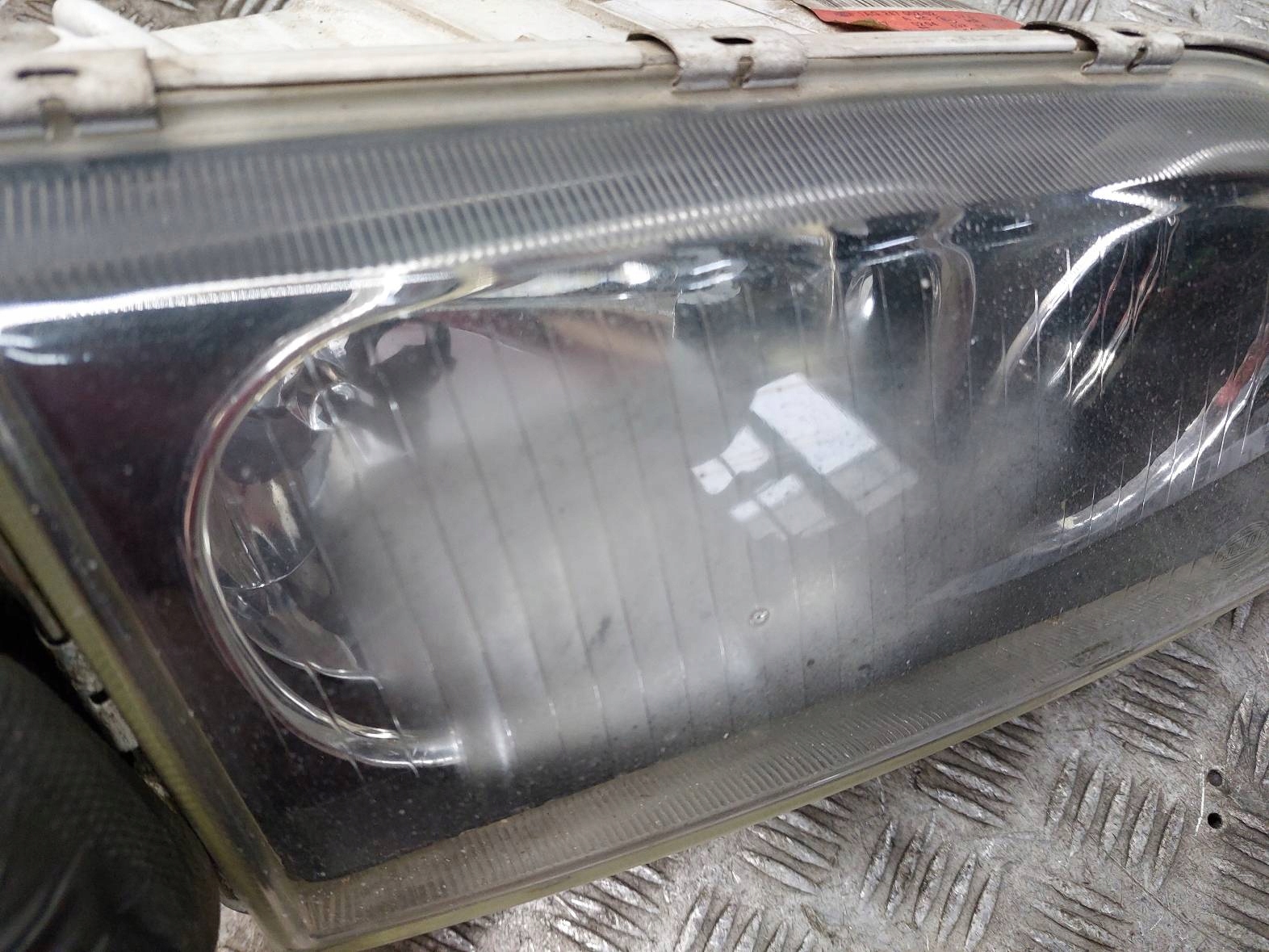 light right front VOLVO V40 and 30899879