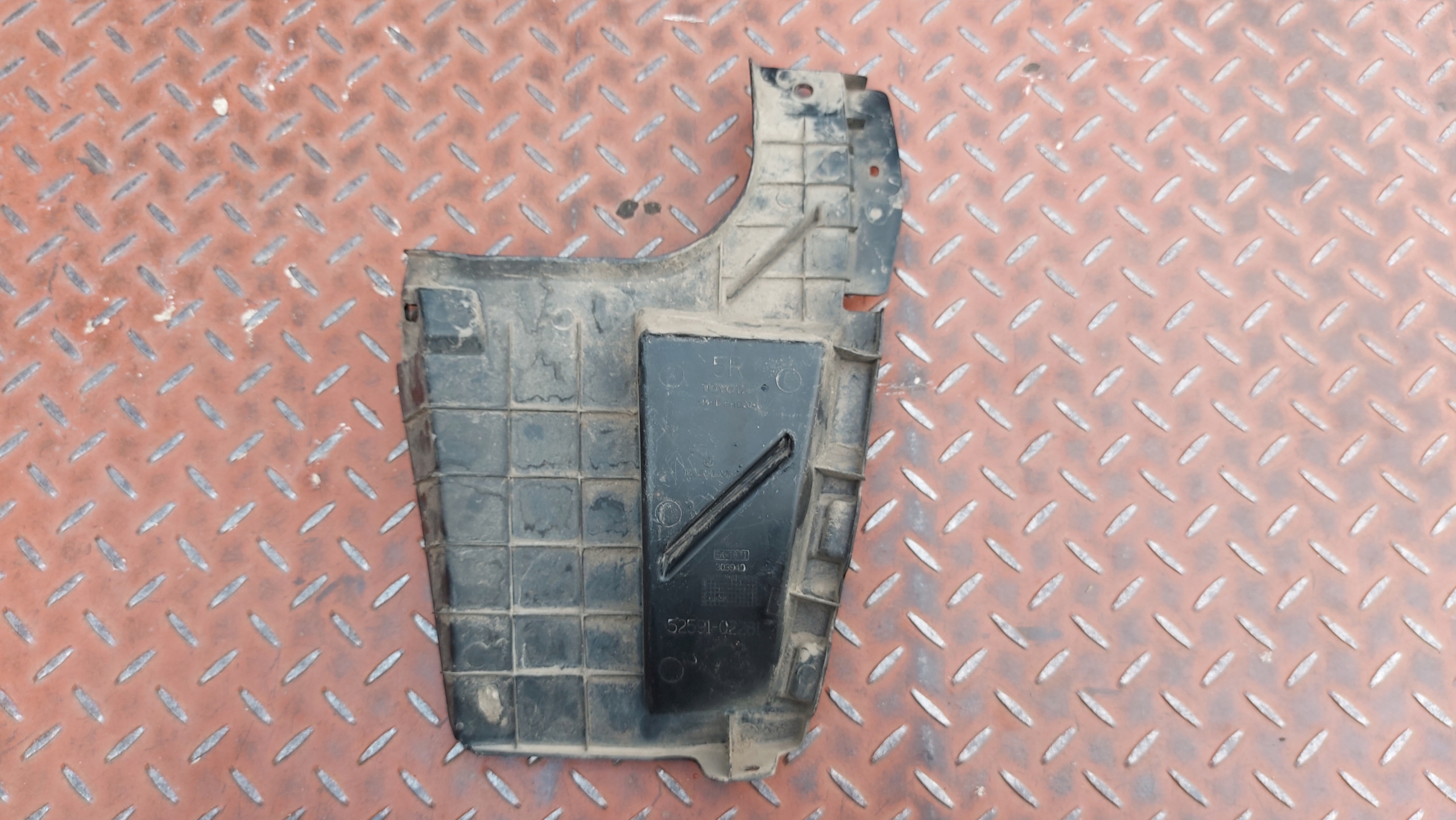 Schmutzfänger NADKOLA rechts heck TOYOTA COROLLA E16 E18 13-19