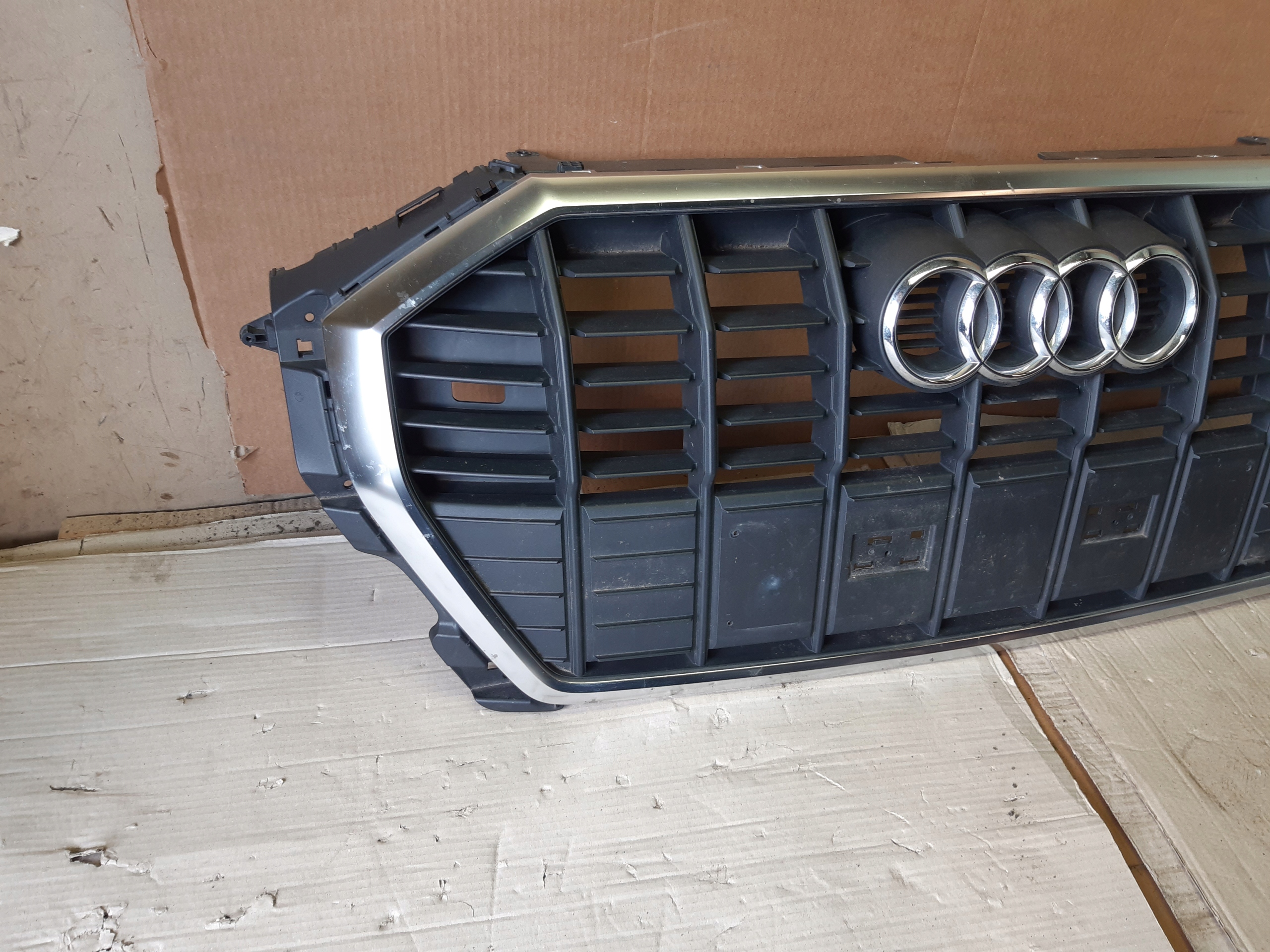 Audi Q3 Kühlergrill FRONTGRILL Kühlergitter 83A853651 - Thumbnail 2