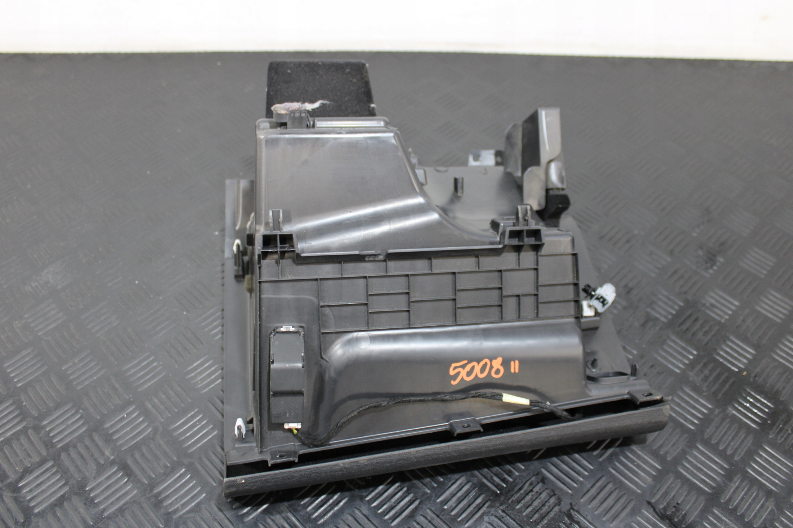 passenger compartment consoles PEUGEOT 5008 II 2 GT-LINE