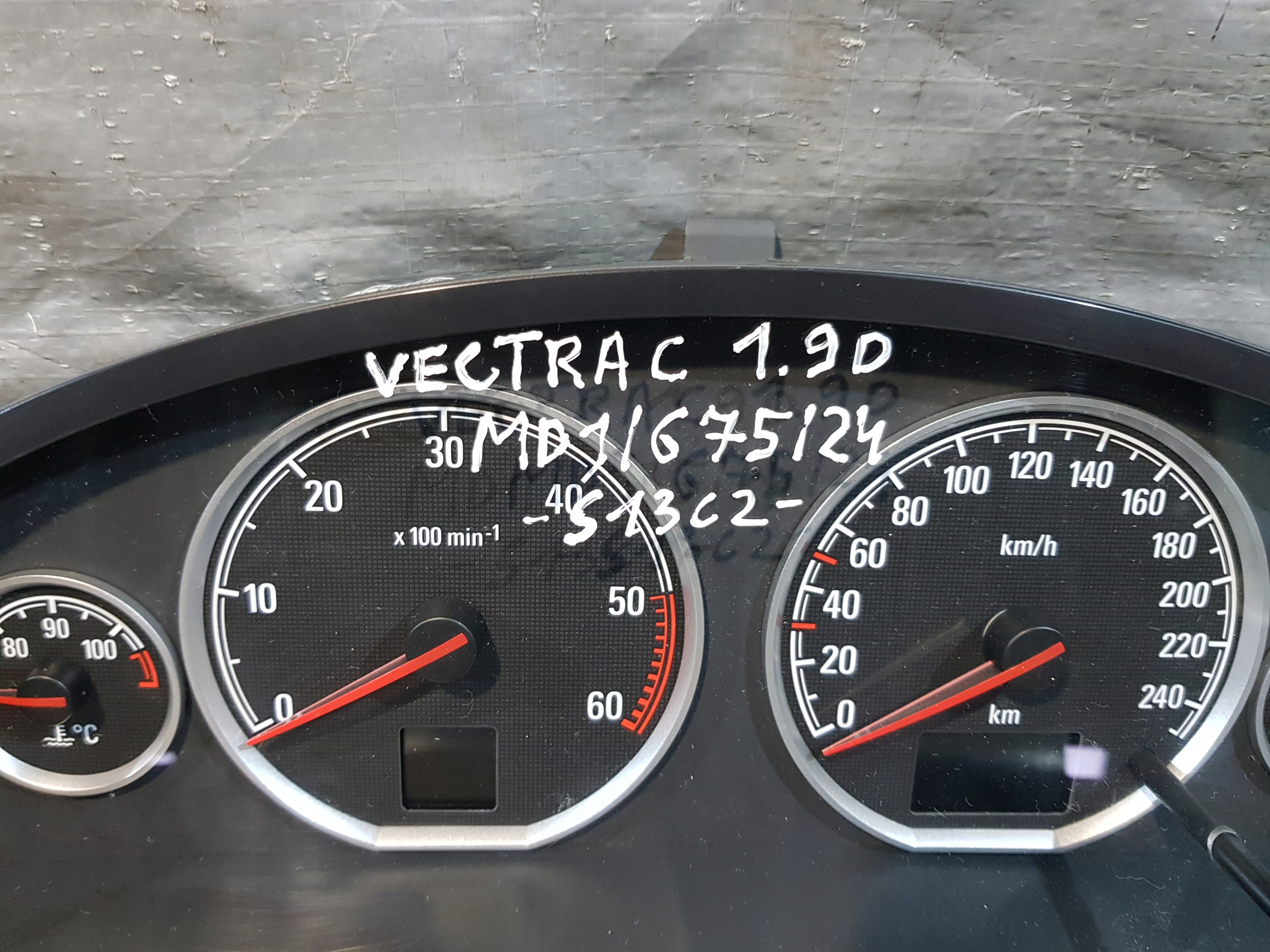 dials Opel VECTRA C 1.9D OE 13186704EQ