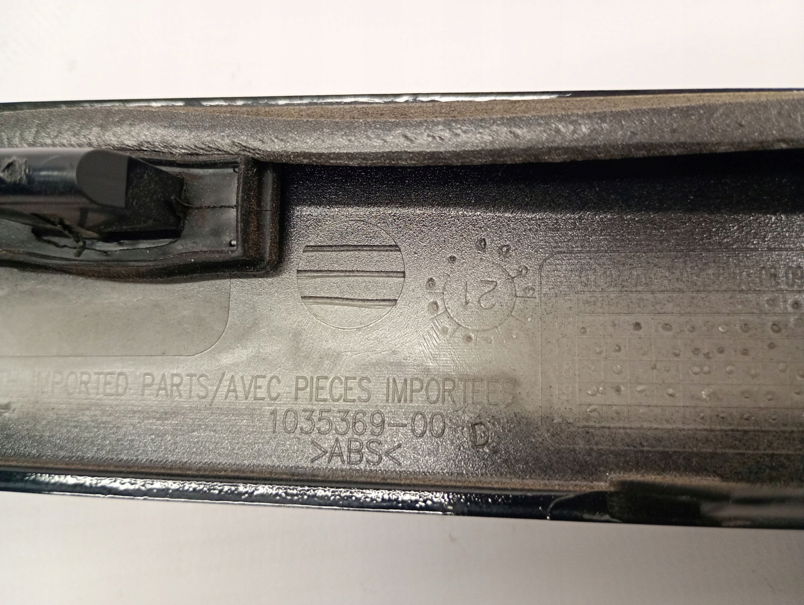 ORYGINALNA CZARNA LISTWA BLENDA TYLNA TYLNEJ KLAPY TESLA MODEL X Typ samochodu 4x4/SUV Samochody osobowe