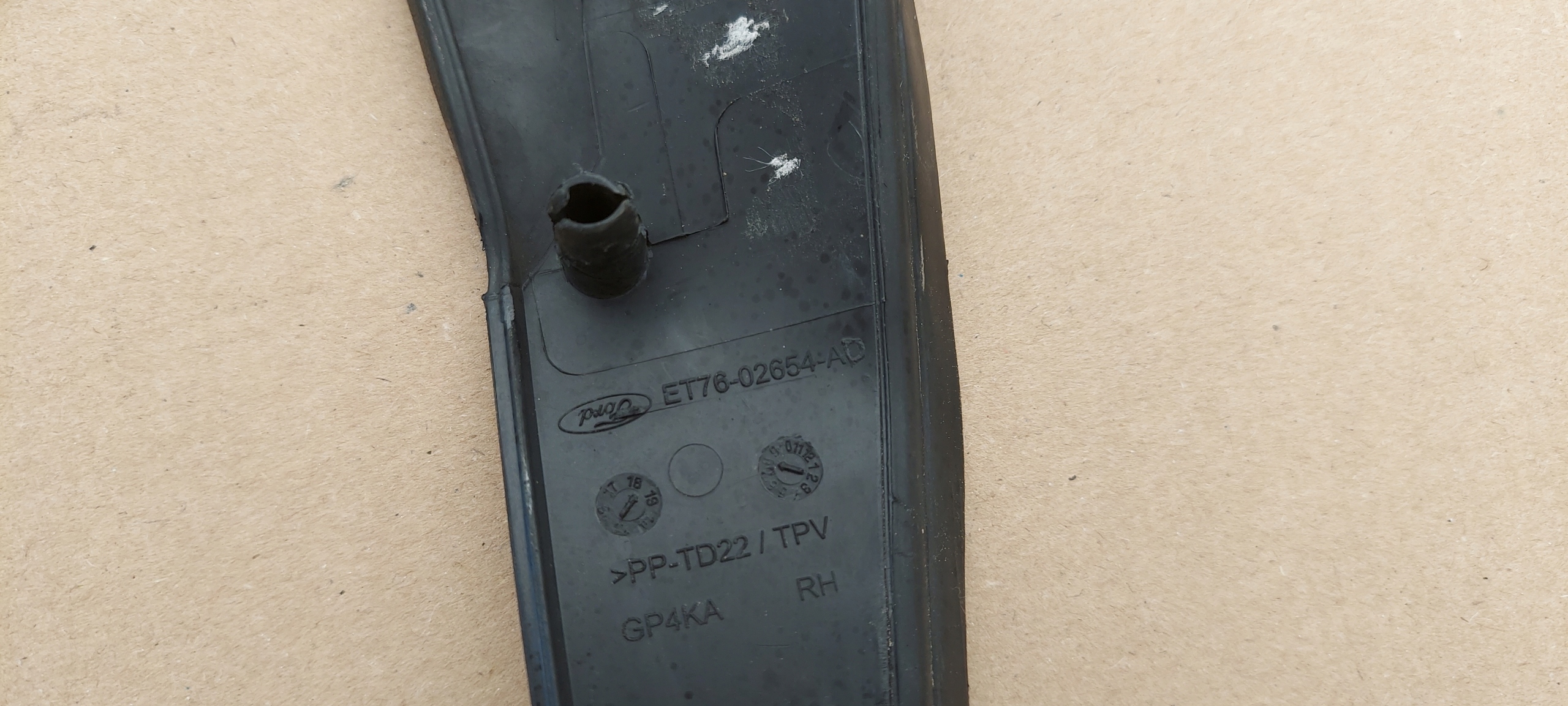 ZAKONCZENIE under the window right front FORD TRANSIT COURIER 14-23 ET76-02654-AD