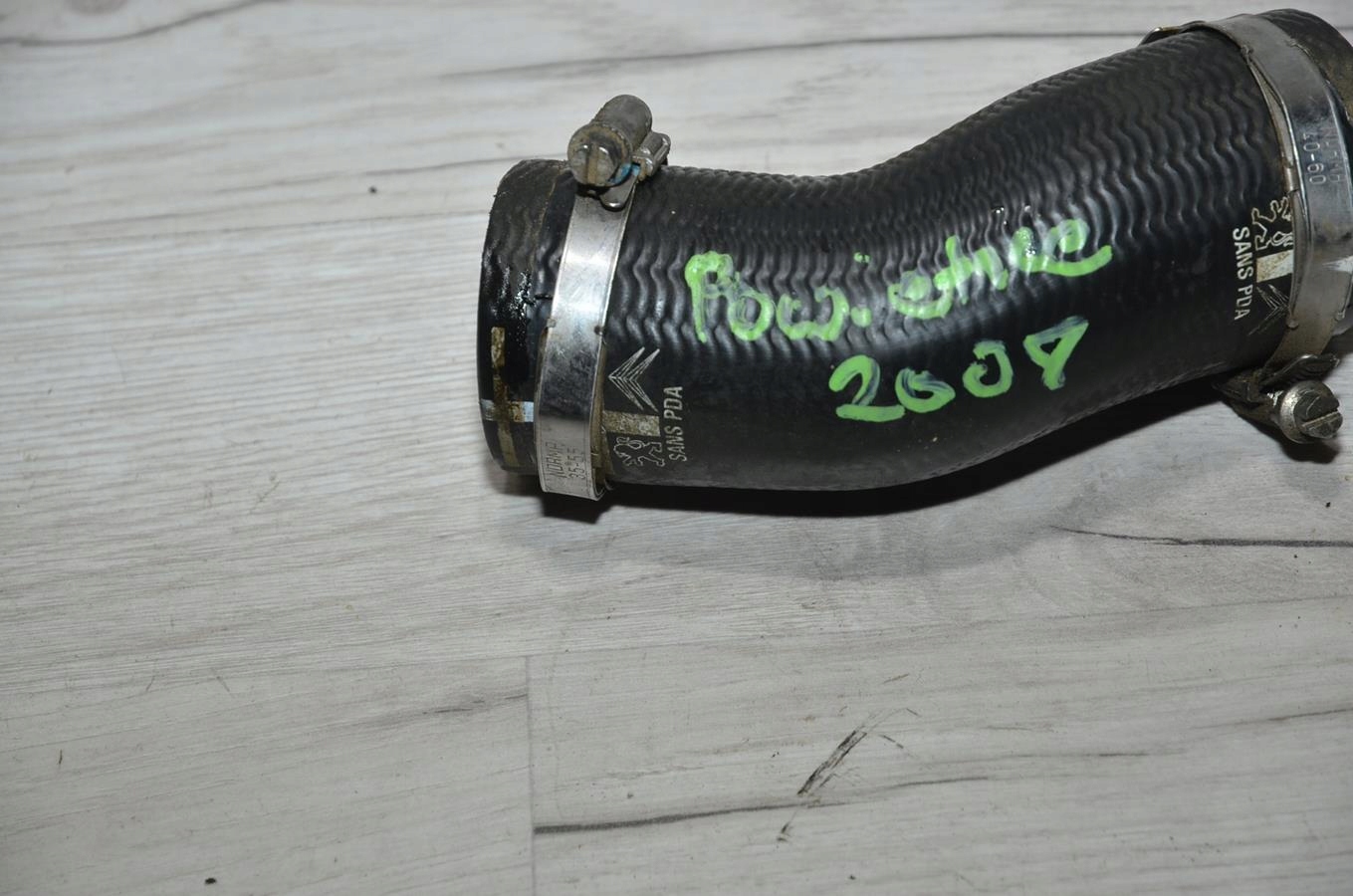 pipe air hose 1.6 HDI Peugeot 2008 13r