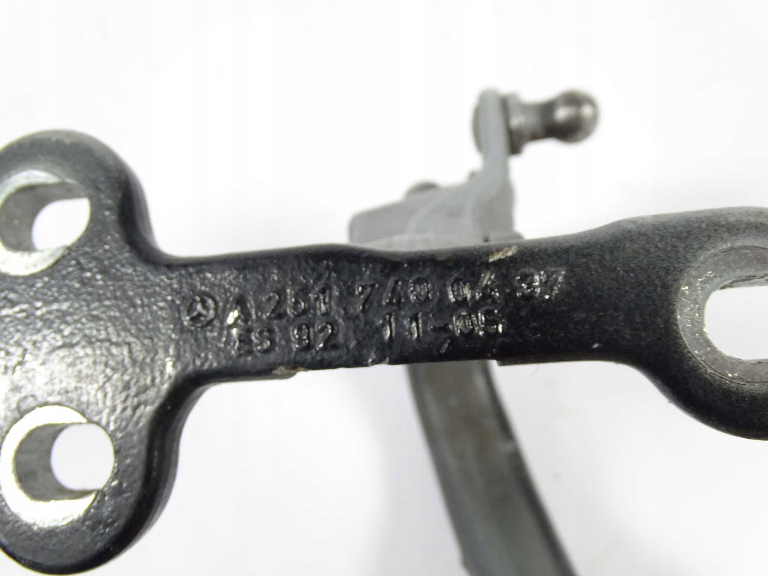 Mercedes R klasa W251 ZAWIAS KLAPY BAGAŻNIKA PRAWY Wersja Europejska