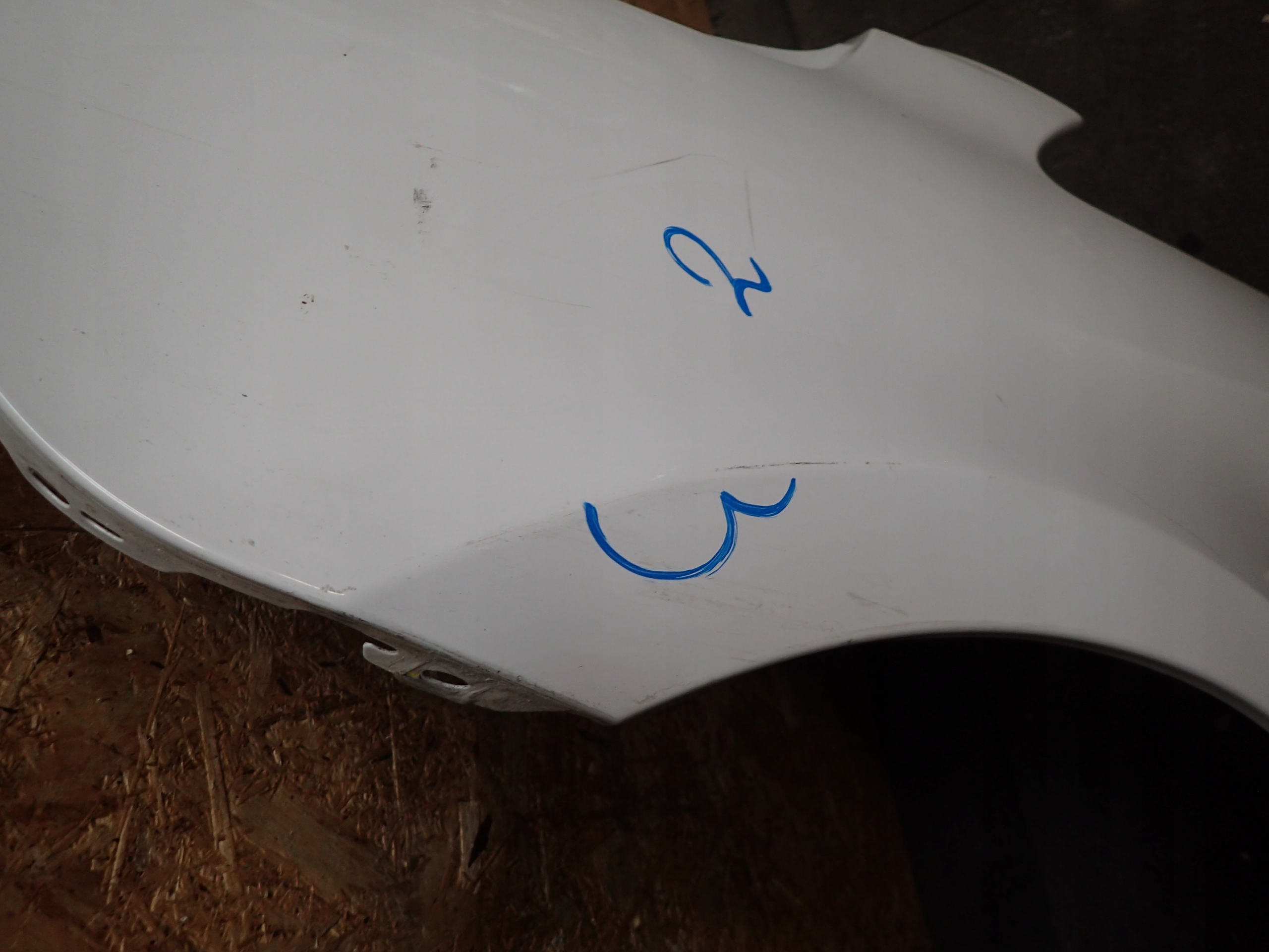 FENDER FRONT LEFT MERCEDES VITO W447