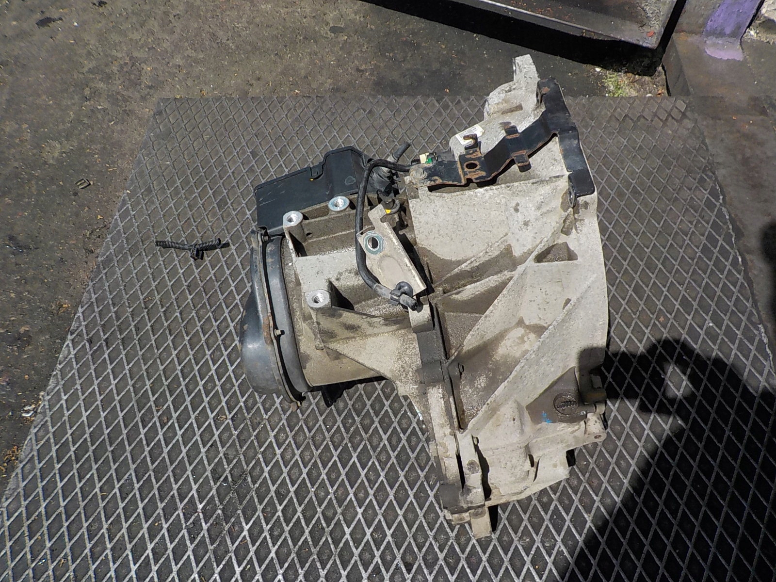 FORD FIESTA MK7 1.4 16V B Getriebe 8A6R7002JA