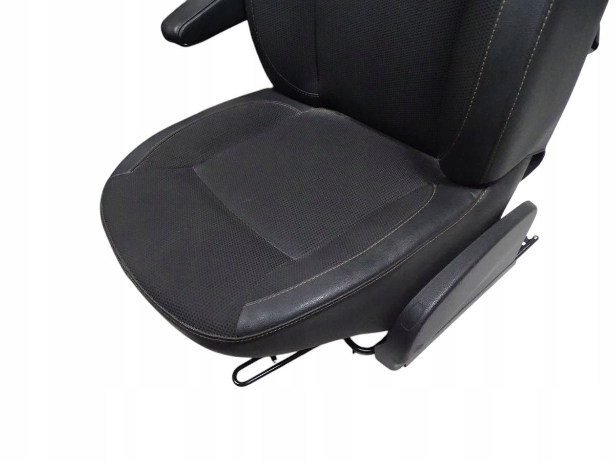 кресла перед + диван зад велюр Dacia LOGAN II FL 2017-2020 европа