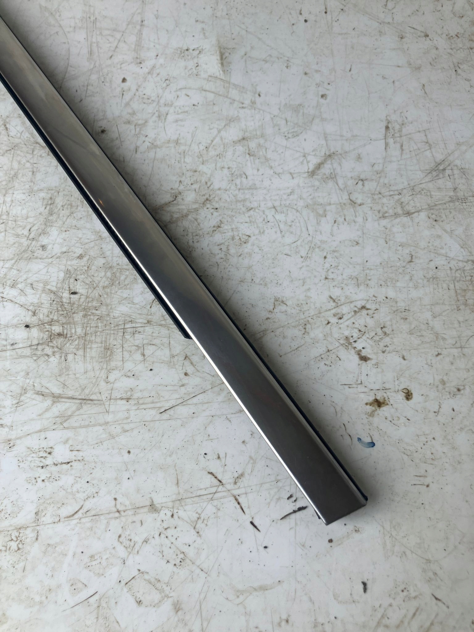 moulding dust CHROM door left front C4 PICASSO II 9677090980 #25