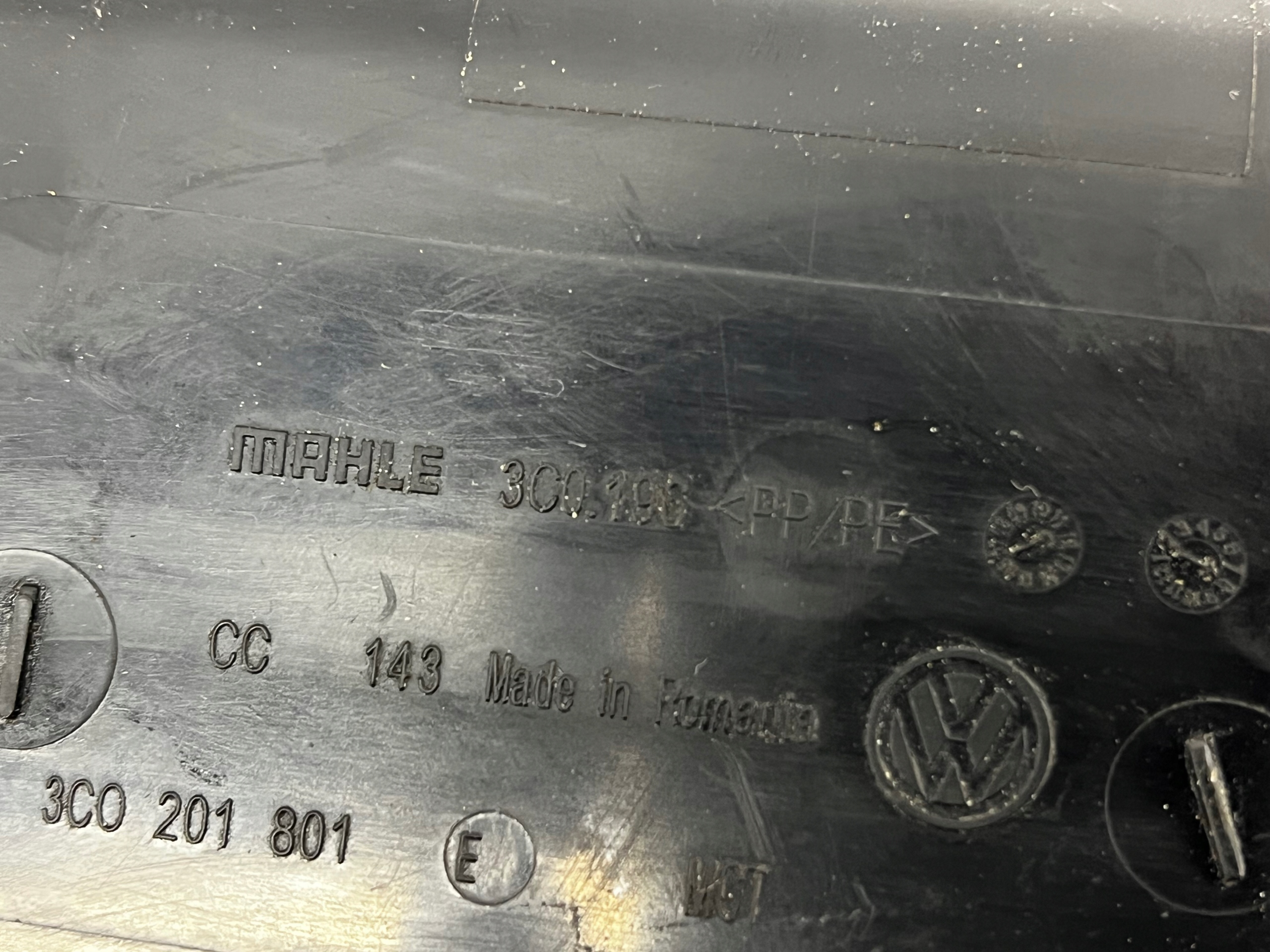 Behälter filter AKTYWNEGO VW SHARAN PASSAT B7 11- VAG 3C0201801E