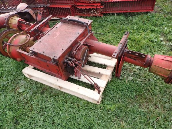 Комбайн BIZON 56-коробка передач та інші деталі