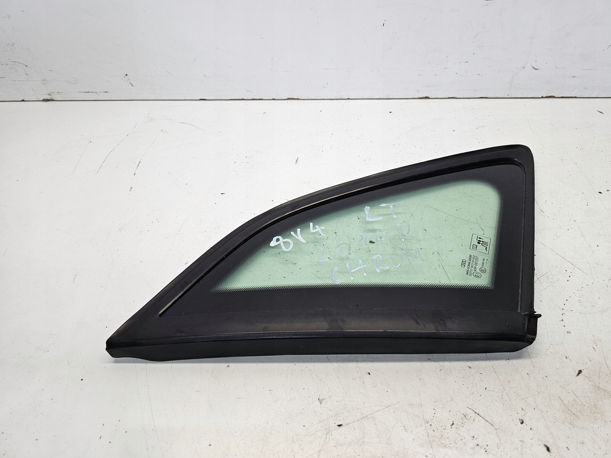 window bodywork left rear part AUDI A3 8V4 2014 R below LISTWE chrome