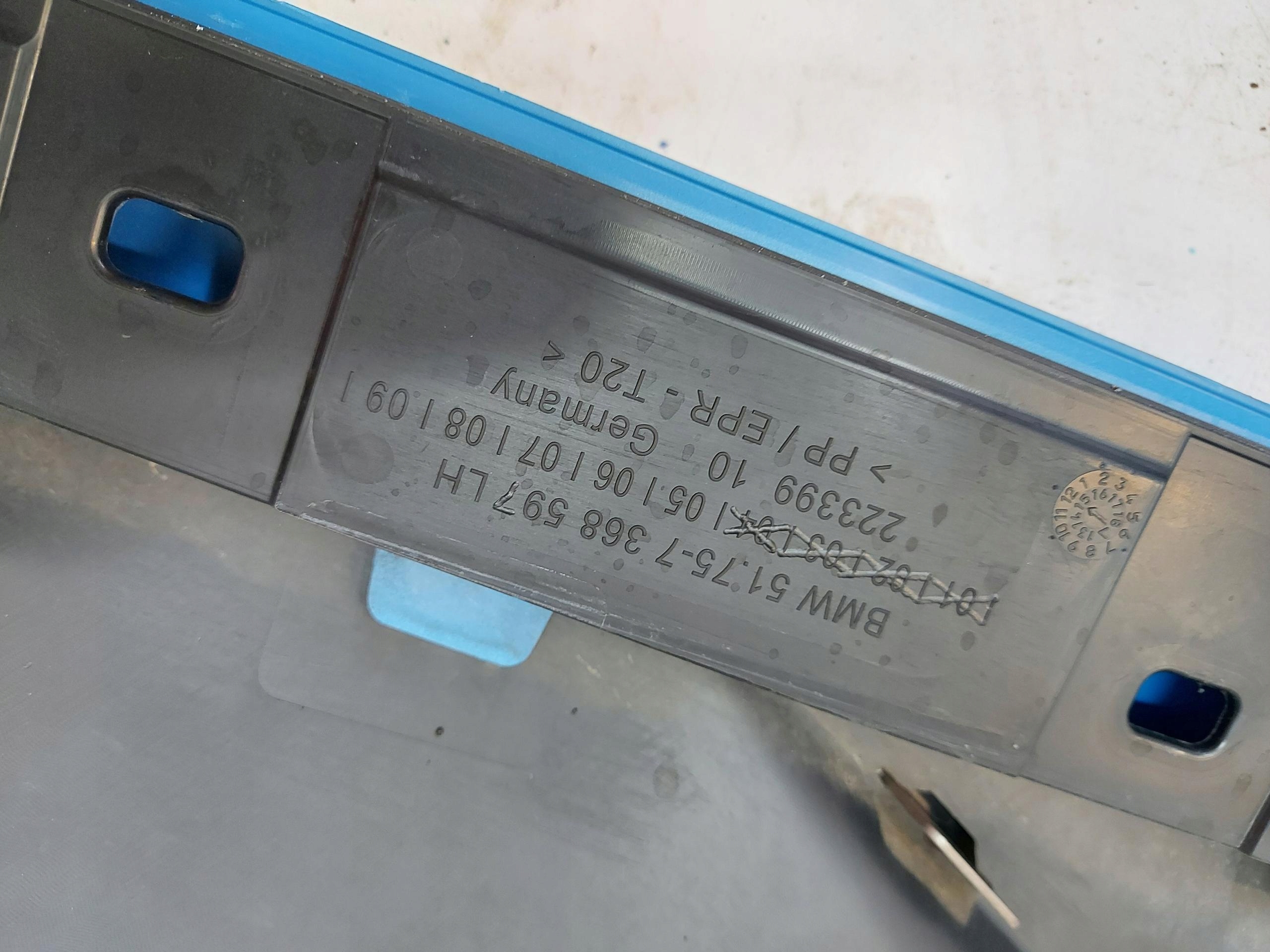 BMW i3 i01 REX moulding cap threshold left 7368597