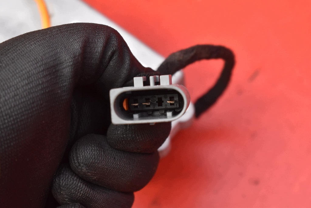 control unit PRADU 9805576080 CITROEN C4 PICASSO II 2.0 BLUEHDI 150 KM 13