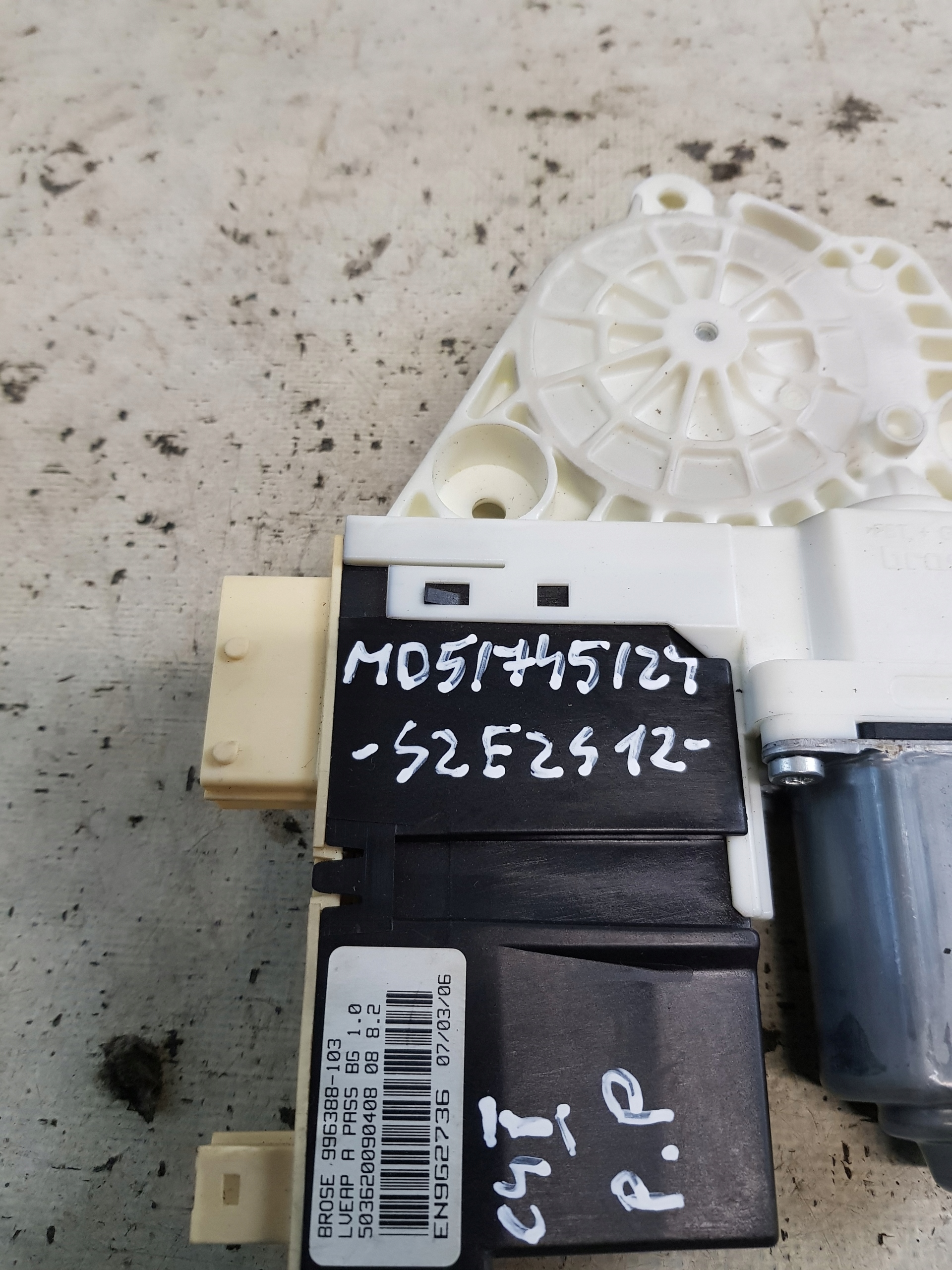 996388-103 997831-101 mini motor windows right front CITROEN C4 and