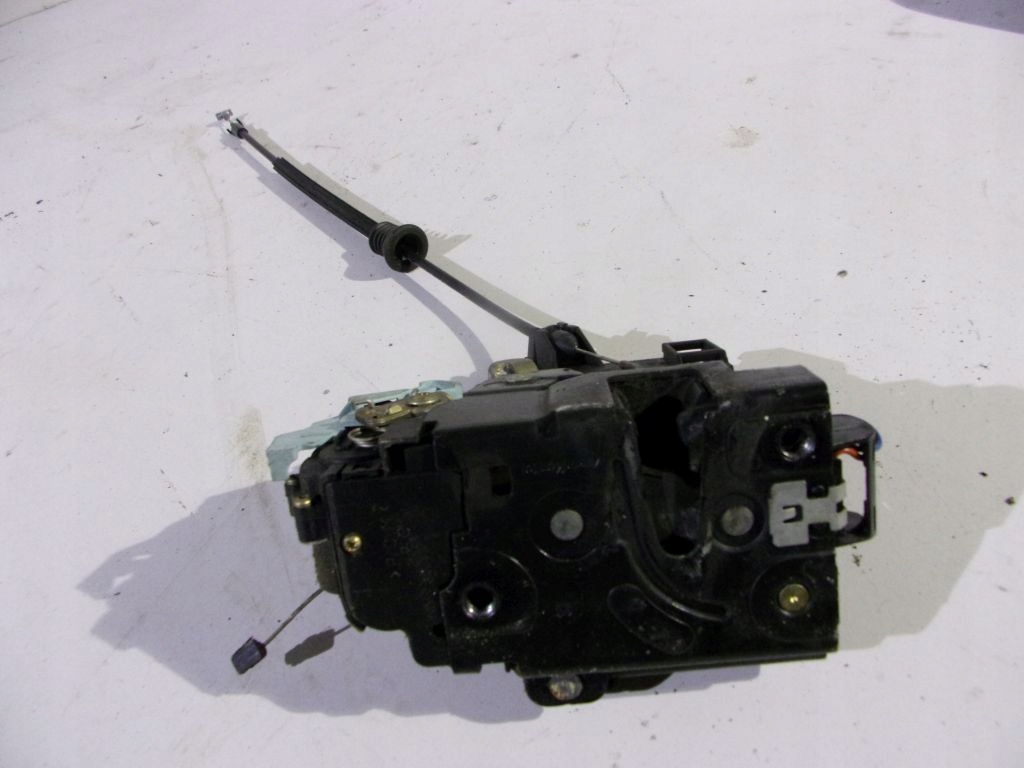 Skoda Octavia II HB lock left front 9 PIN