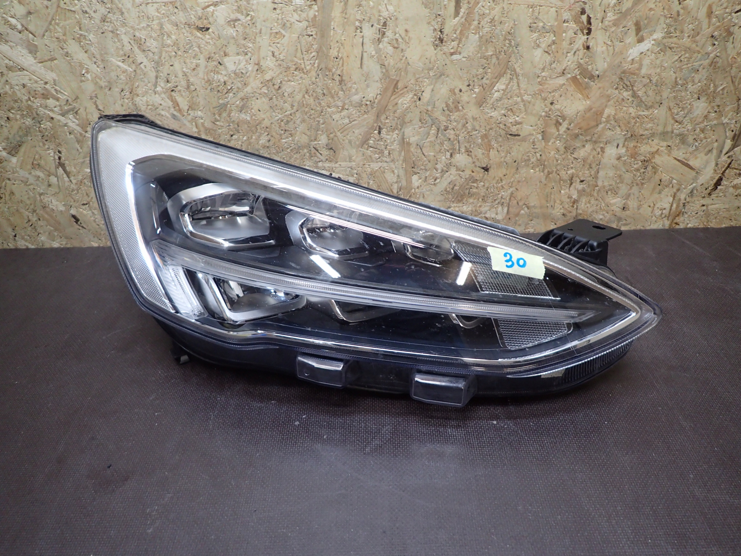 LIGHT FRONT RIGHT FORD FOCUS MK4 FULL LED