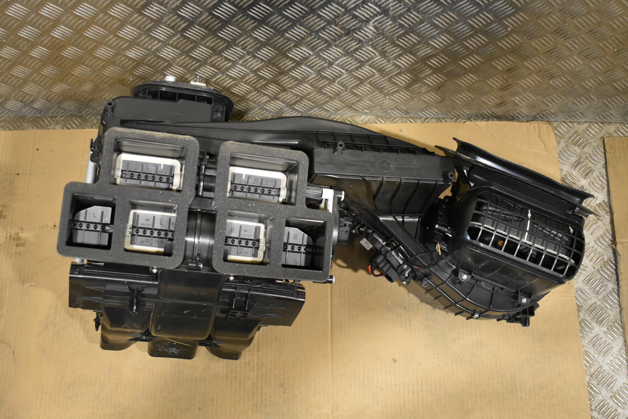 IDEALNA ohřívač KPL. MERCEDES W247 X247 GLB 1
