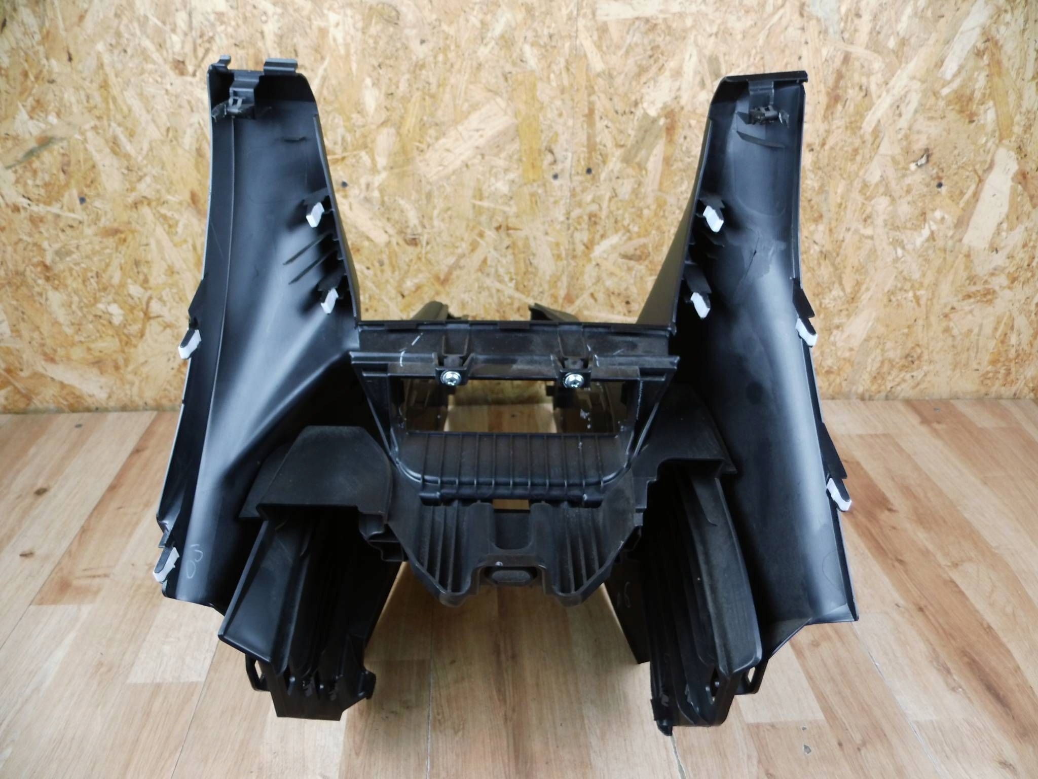 Mazda 3 III BM 2013-2018 tunel central BHN1-64321