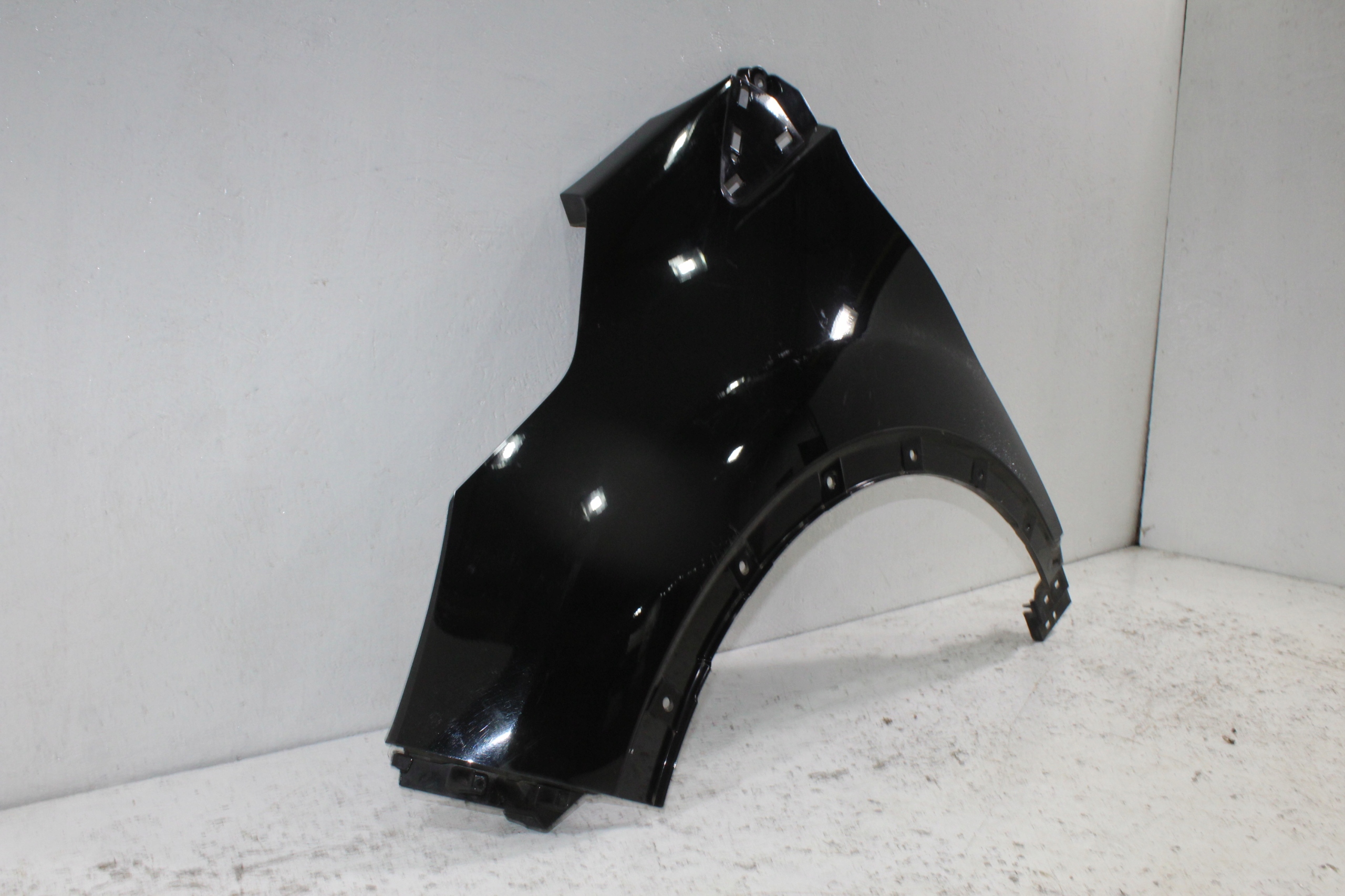 Renault Captur fender left front front 631018998R