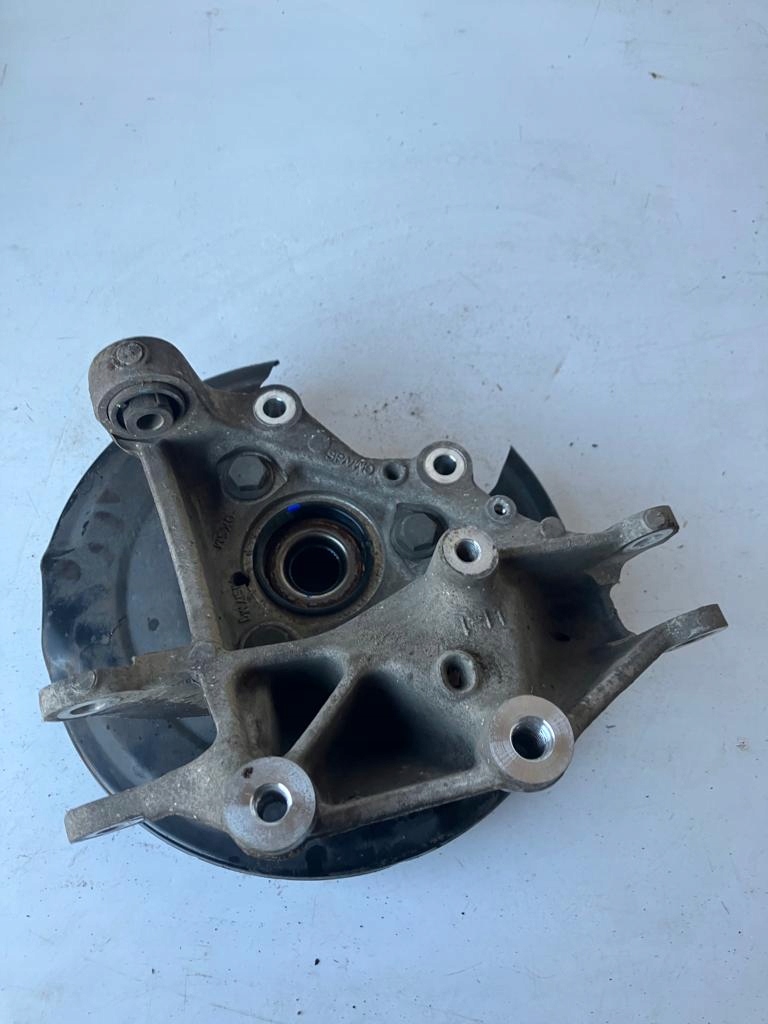 otoč čepu levý záď VOLVO XC40 2.0 D4 32246245