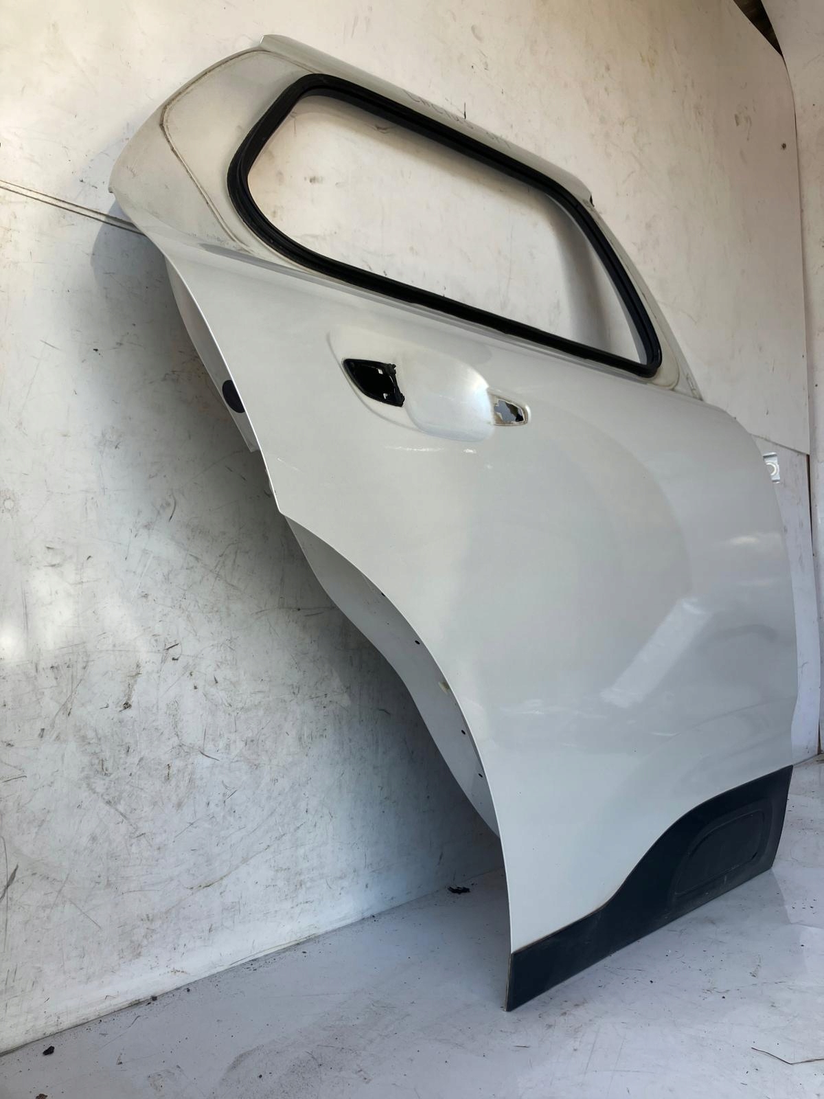 Tür rechts heck CITROEN C4 CACTUS LIFT PERLA EFCD