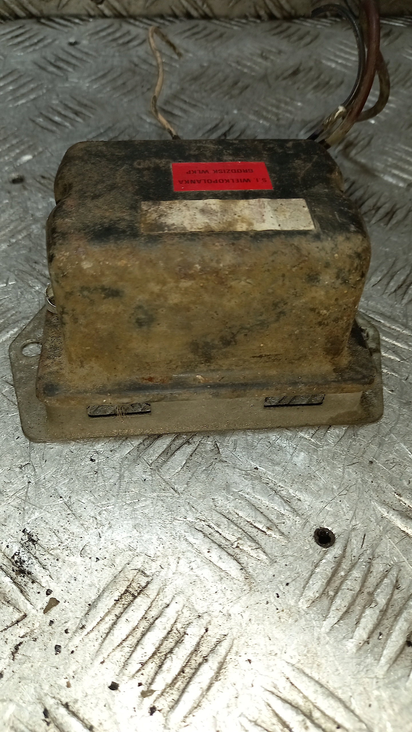 REGULATOR di tensione FIAT 126 P