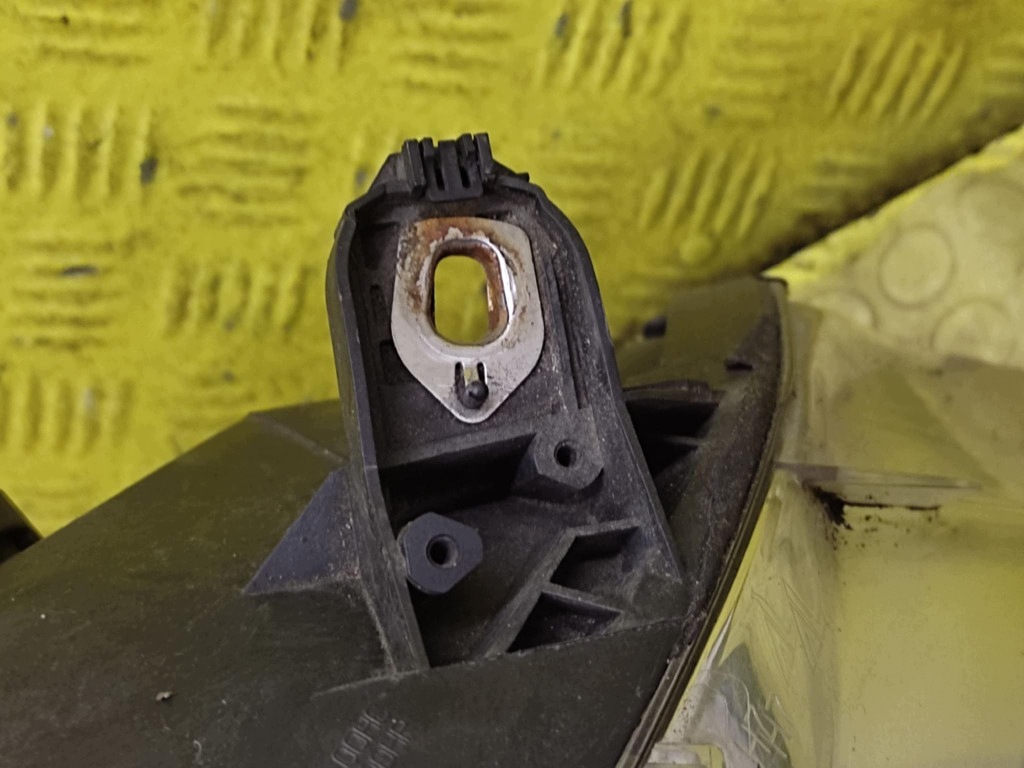 MERCEDES W245 B KLASA REFLEKTOR light right front A1698201861