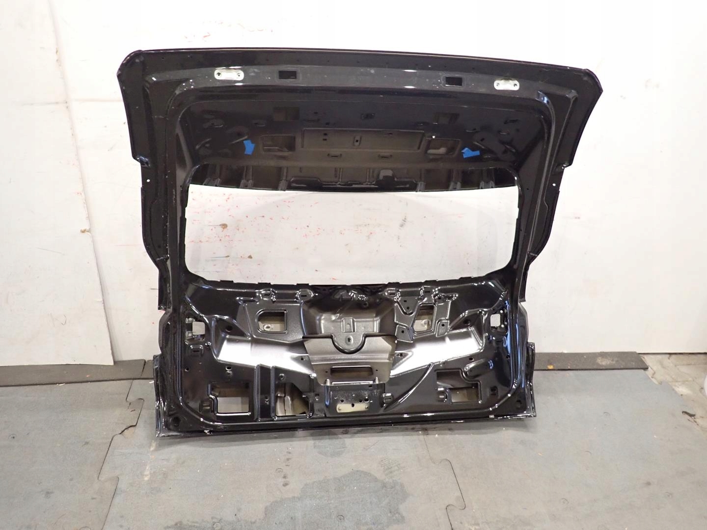 trunk door VW ID4 2020