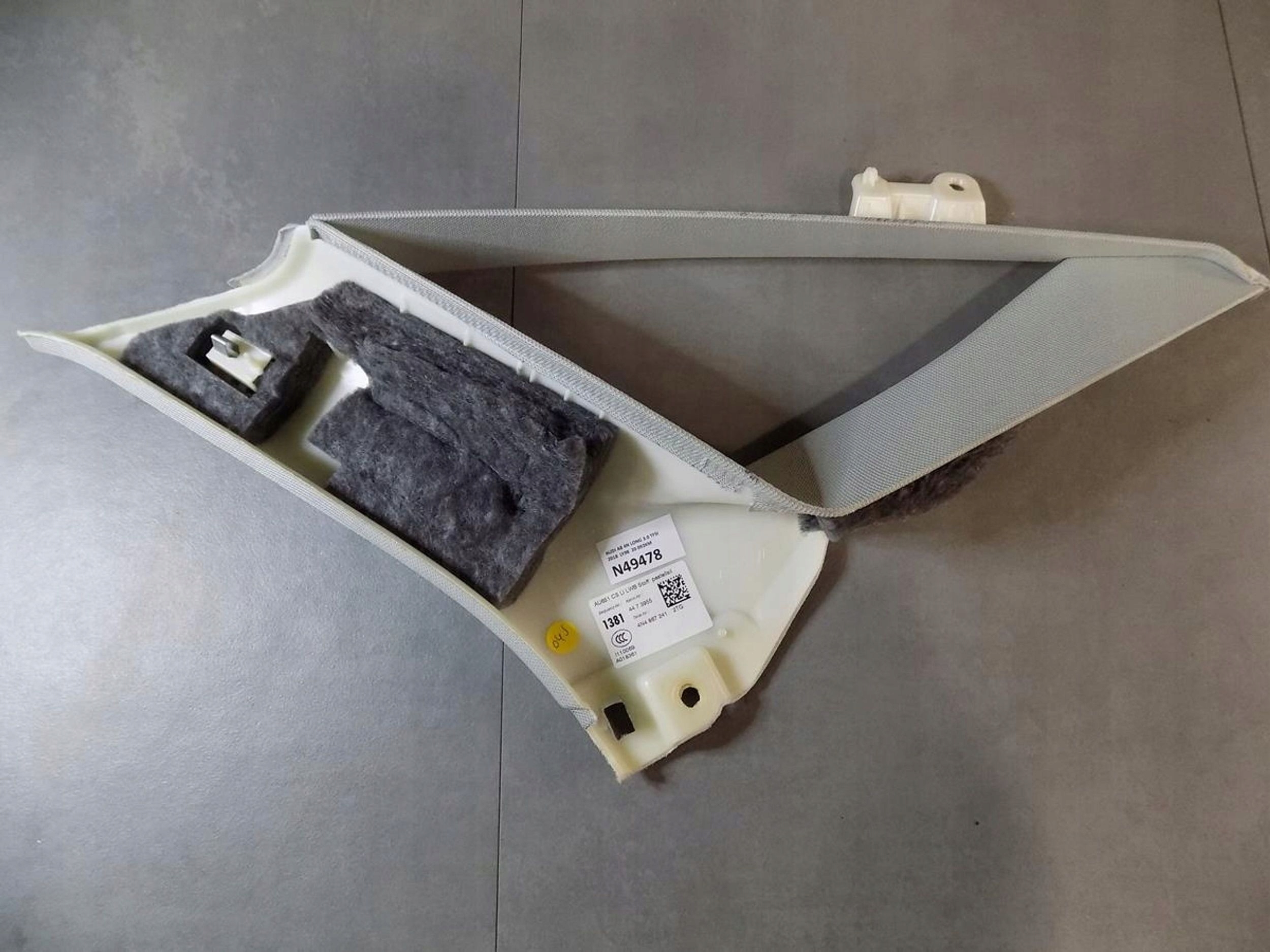 AUDI A8 4N side SLUPKA left rear part 4N4867241